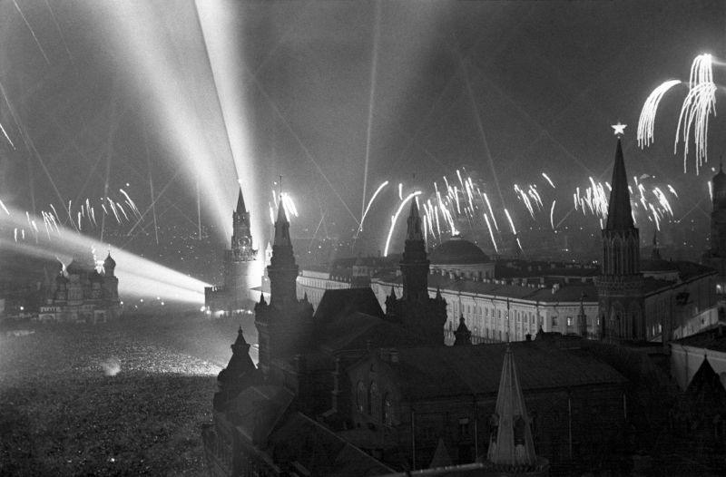 Салют победы в Москве. 9 мая 1945 г.