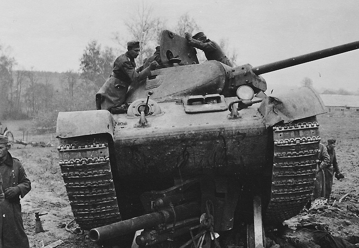 Результаты поиска изображений для запроса "Т-34 в битве за Москву"
