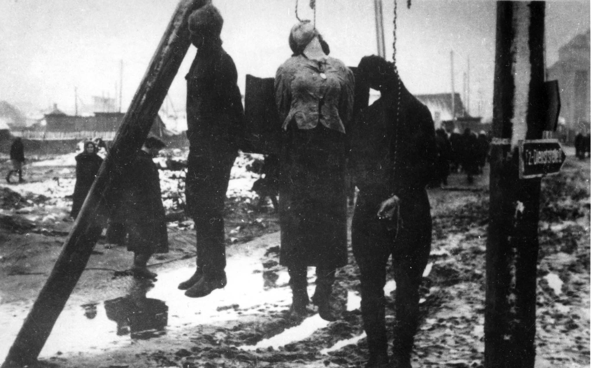 Pictures Of Women Being Hanged 121