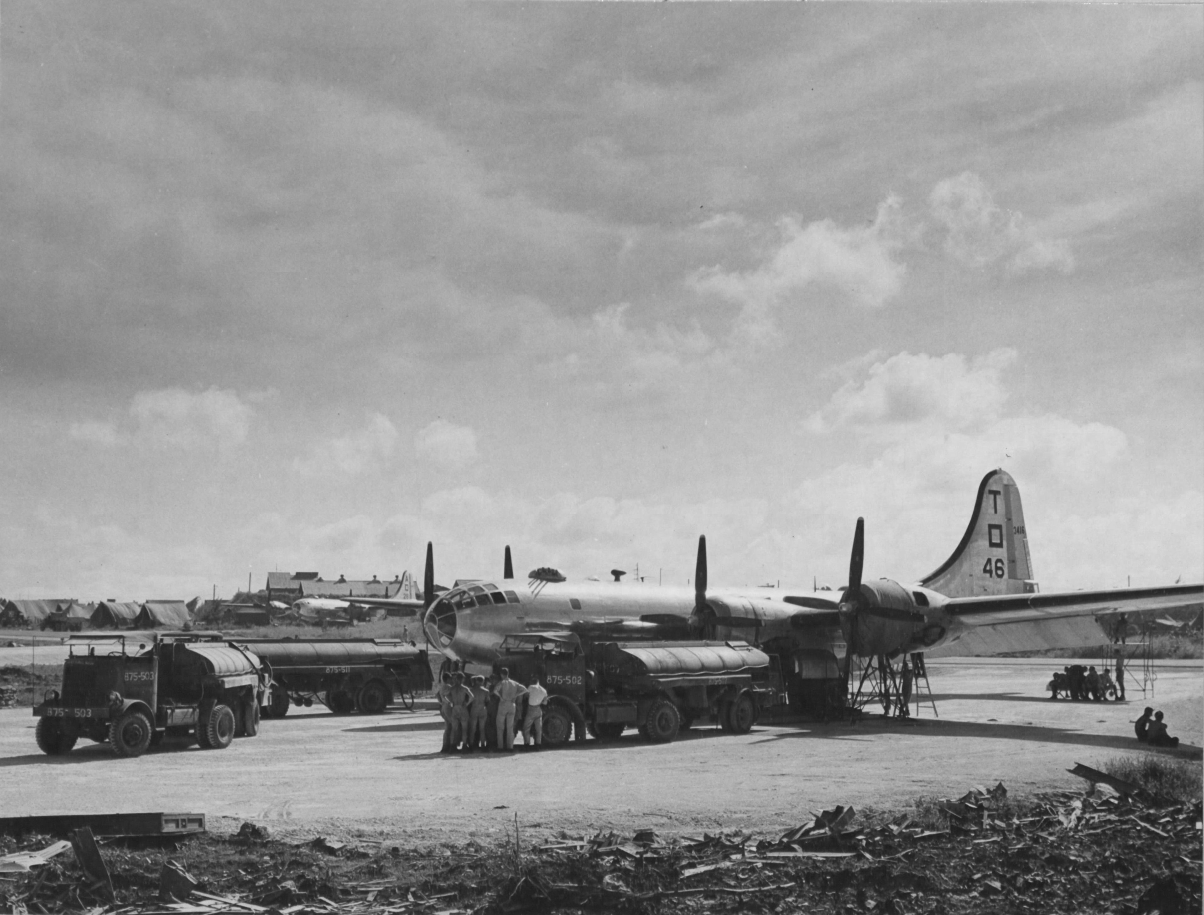 USA_B-29_zapravka_na_Marianskih_ostrovah