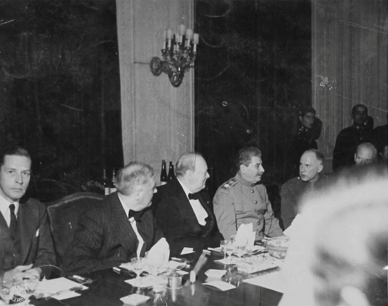 Фото сталина черчилля и рузвельта в ялте