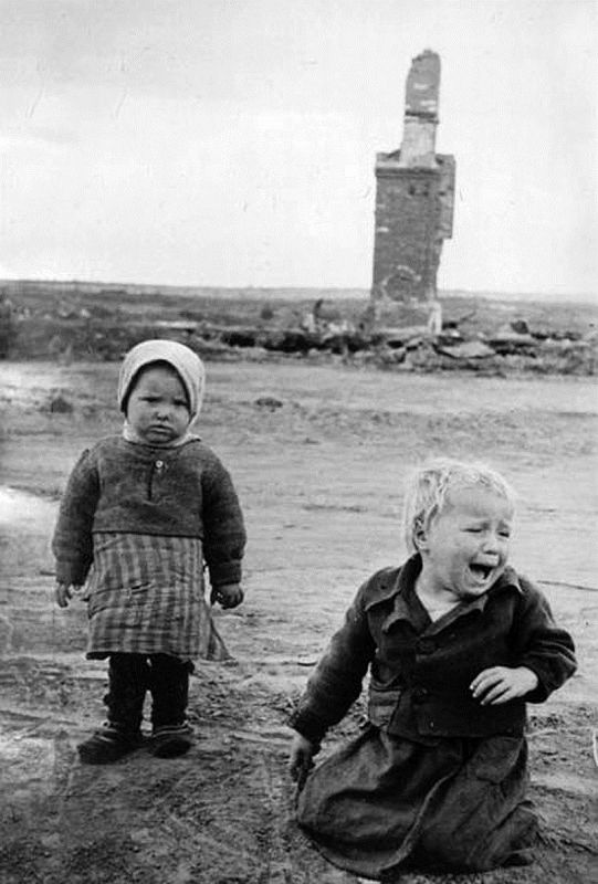 Фото две сестры бежали от войны