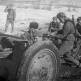 Расчет 76-мм пушки образца 1927 г. полковой батареи 41 гвардейского кавполка на позиции Фото