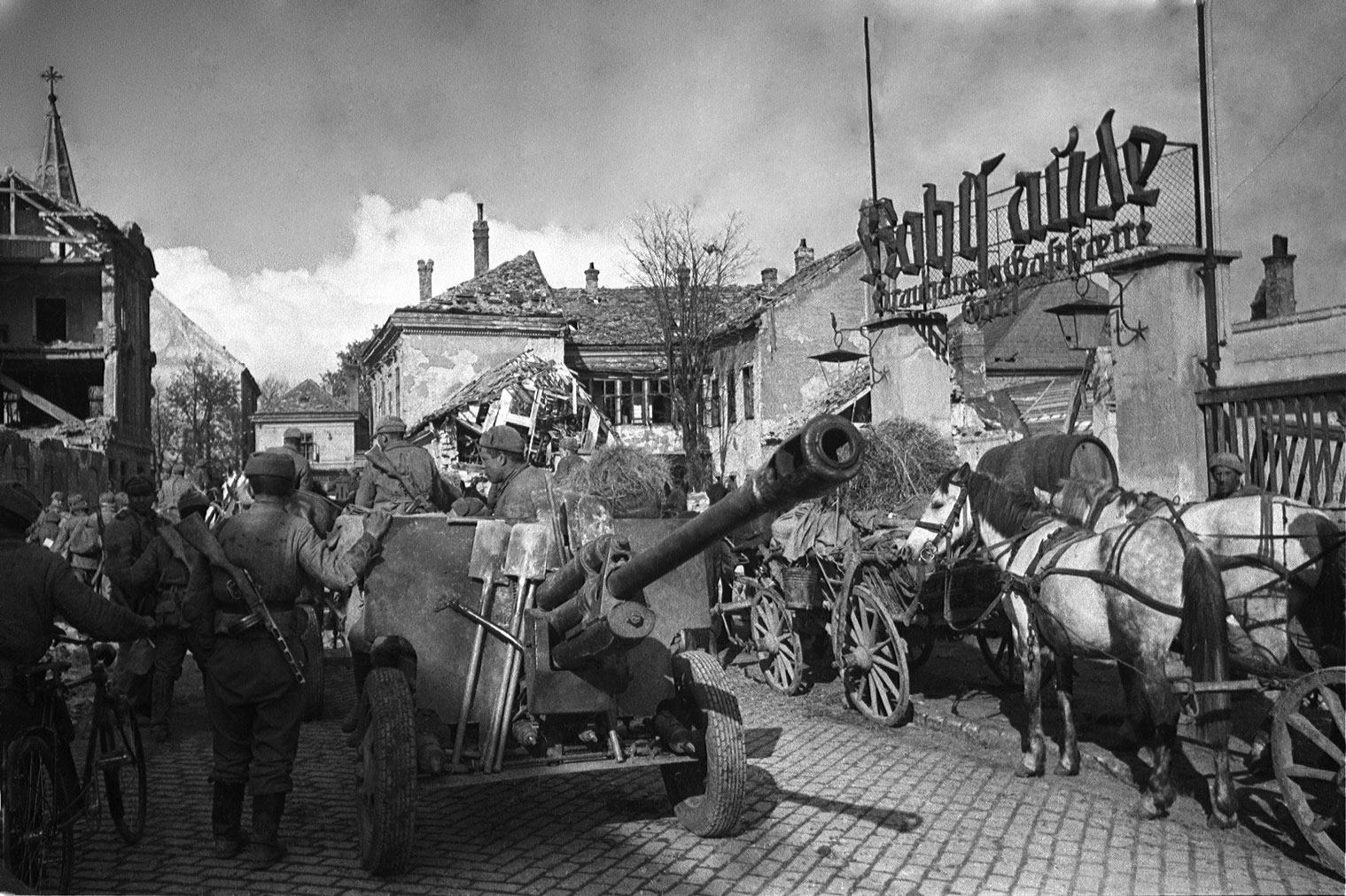 Венская наступательная операция. Освобождение Австрии 1945. Венская наступательная операция 1945г.