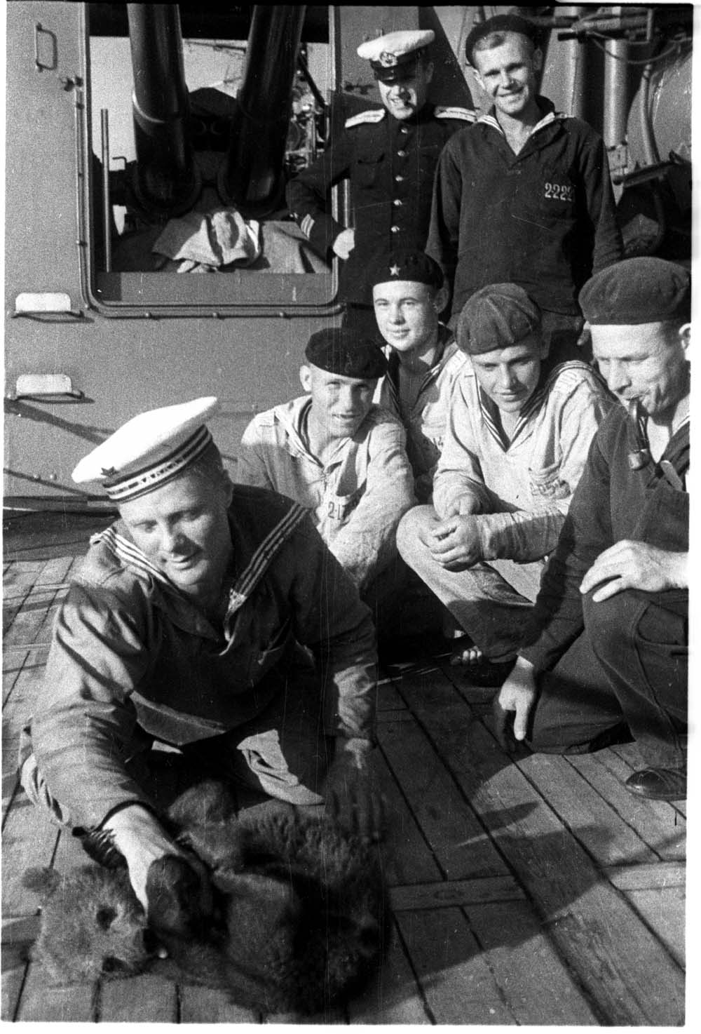 Экипаж крейсера красный Кавказ
