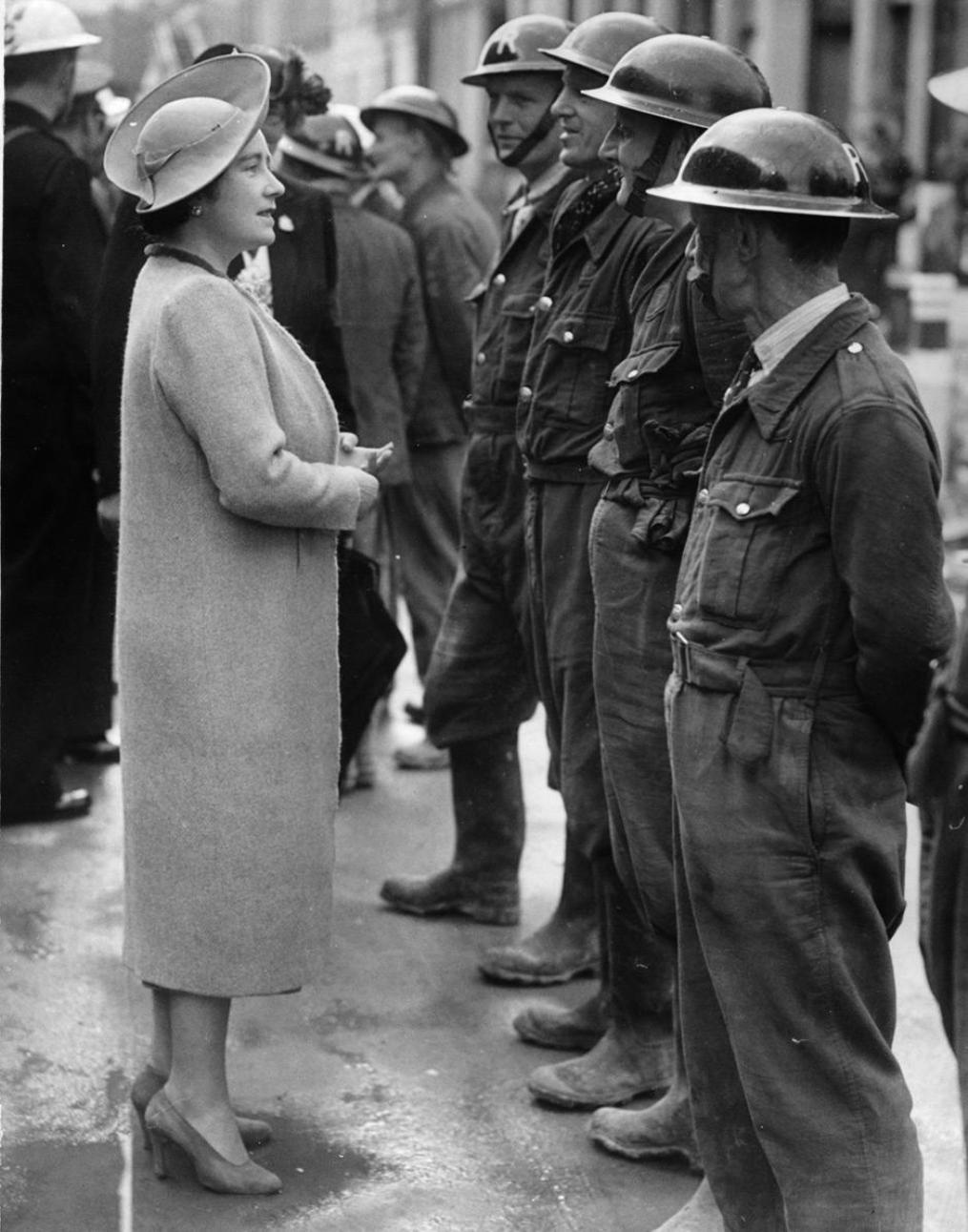 Великобритания во времена второй мировой. Британия 1940. Queen Elizabeth ww2. Британия во второй мировой.