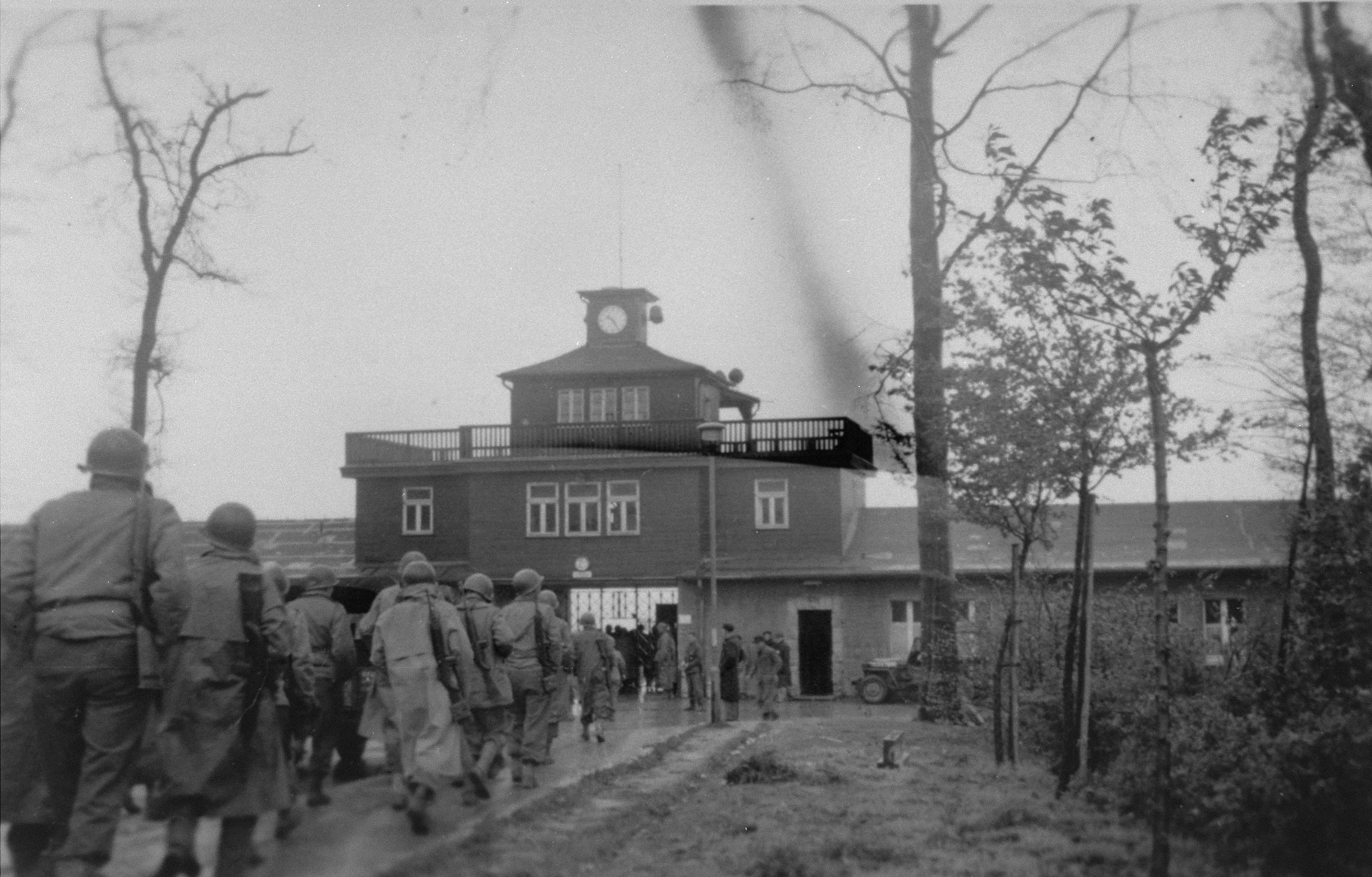 11 апреля 1945 года. Концлагерь Бухенвальд 11 апреля 1945 года. Бухенвальд Тюрингия. Концентрационный лагерь Бухенвальд. Освобождение узников концлагеря Бухенвальд..