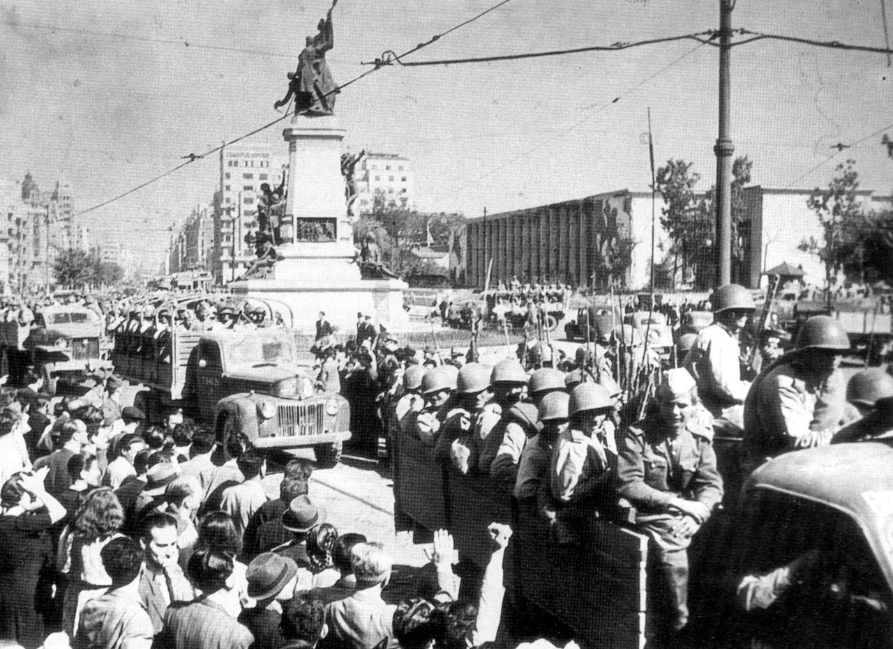 Фашистских захватчиков в 1944 году. 24 Августа 1944 года освобождение Кишинева. Освобождение Бухареста 1944. Ясско Кишиневская операция 1944 года. Ясско-Кишиневская операция седьмой сталинский удар.
