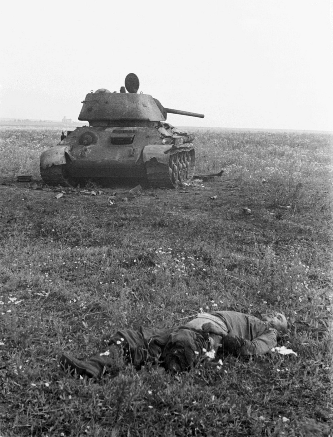 Подбитые советские танки. Подбитый т 34 Курская дуга. Т-34 Курская битва. Курская битва танк т 34. Т 34 Курская дуга.