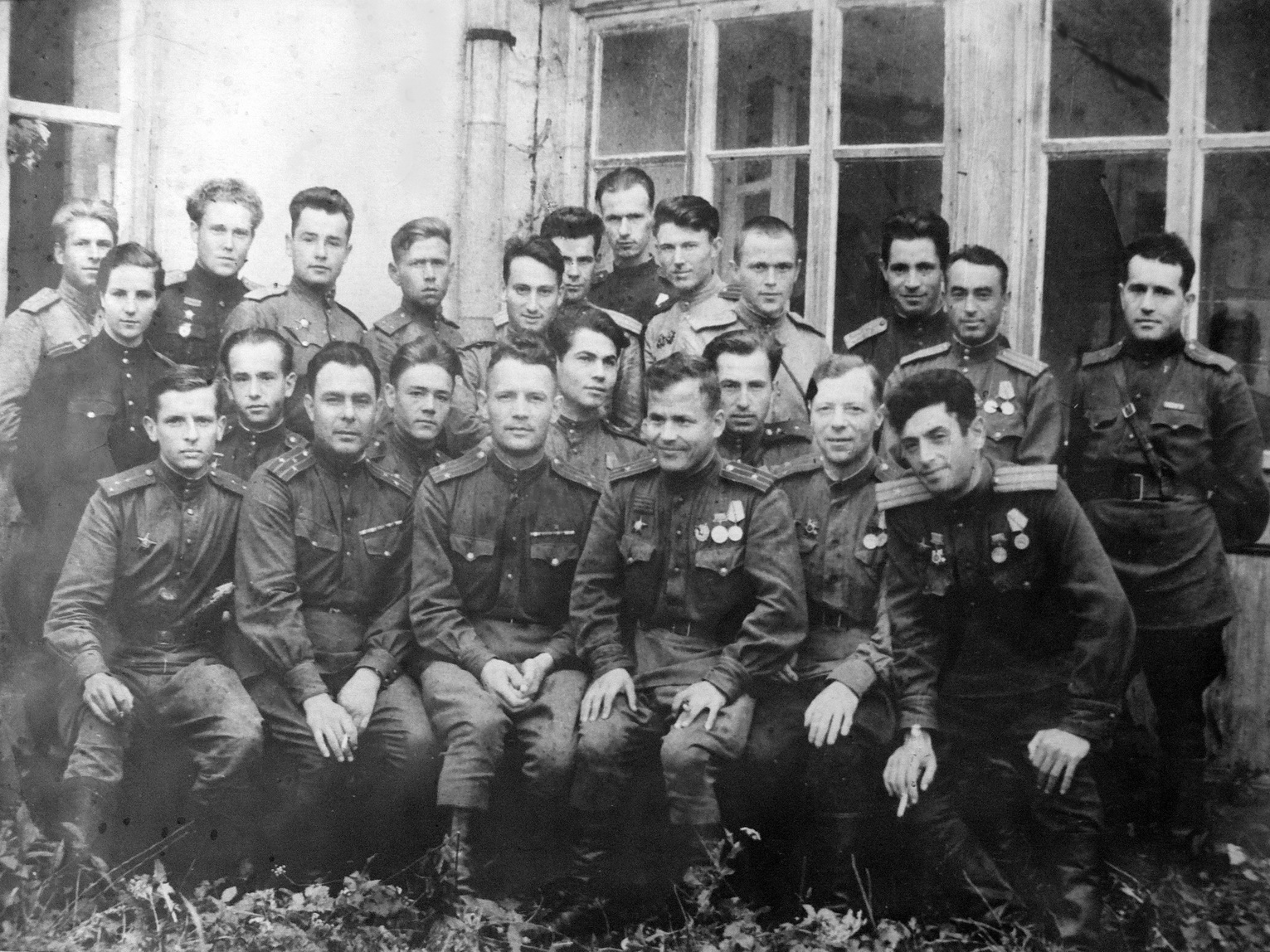 Брежнев на войне. Брежнев 1945. 18-Й Гвардейский истребительный авиационный полк.