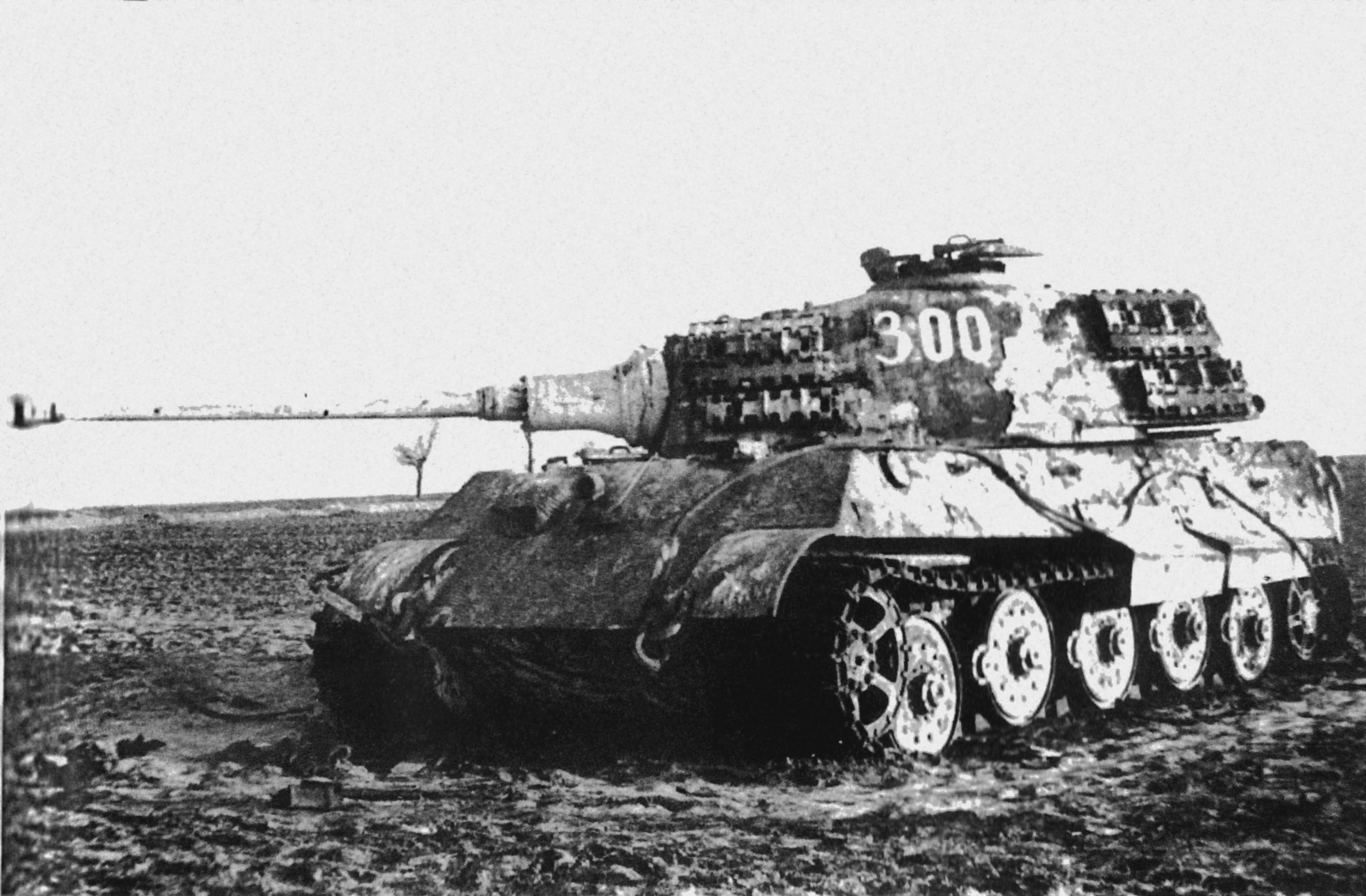 История немецких танков. Танк 2 мировой войны Королевский тигр. Тяжелый танк Королевский тигр. Немецкий танк Королевский тигр. Королевский тигр 1945.