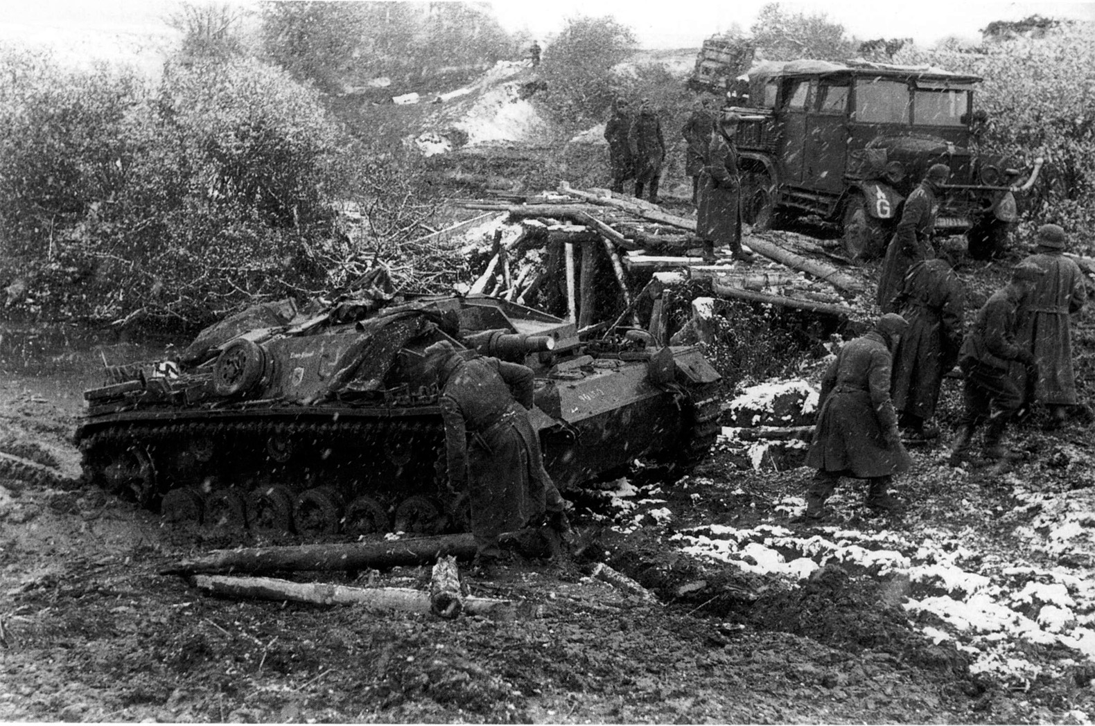 Сколько фашистских танков уничтожил артиллерист борисов. Танковая группа Гудериана 1941. Штуг 1941. Октябрь 1941 грязь распутица.