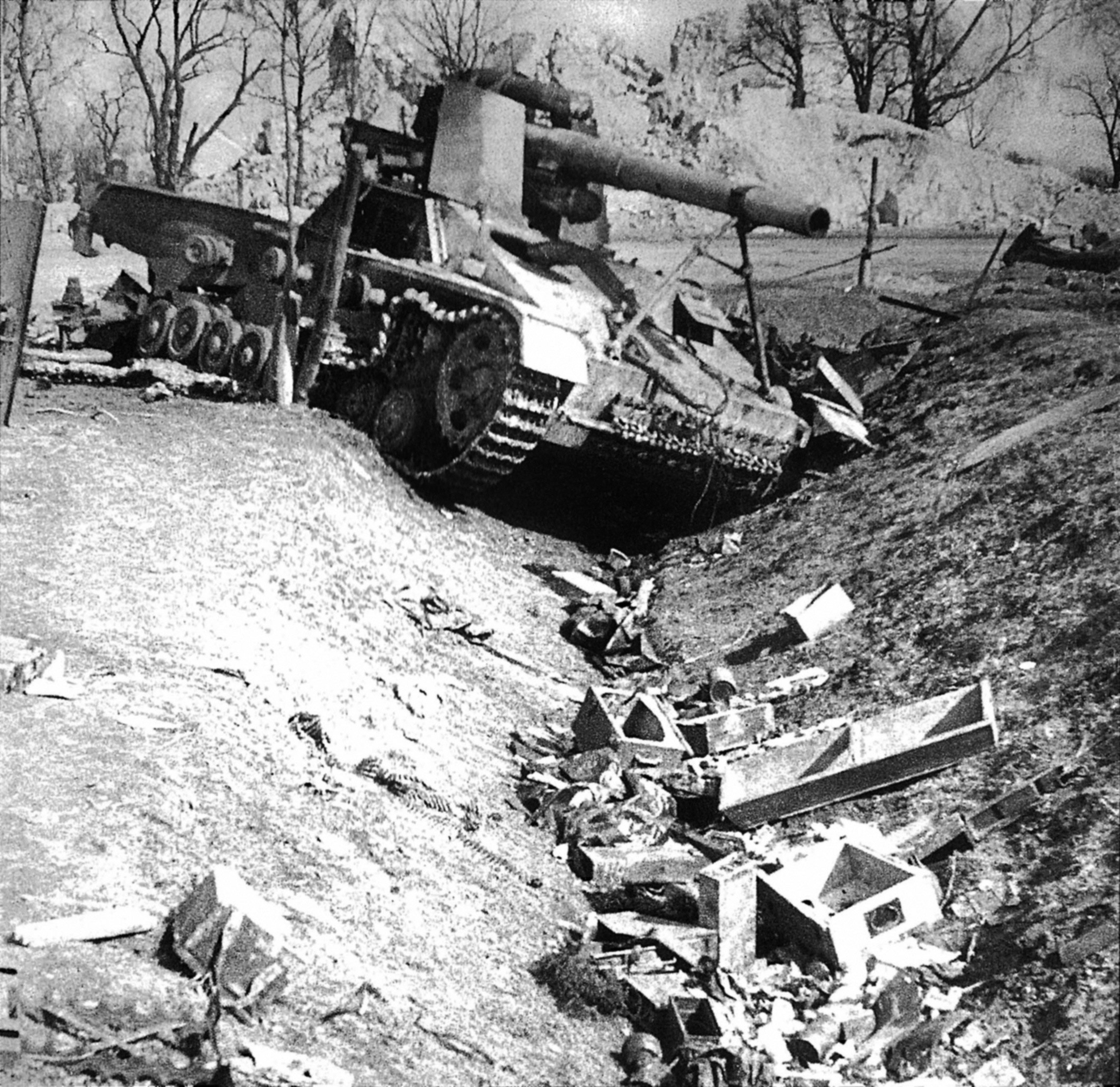 Сколько фашистских танков уничтожил артиллерист борисов. Мардер самоходка подбитая. Уничтоженная техника вермахта. Хуммель самоходка.