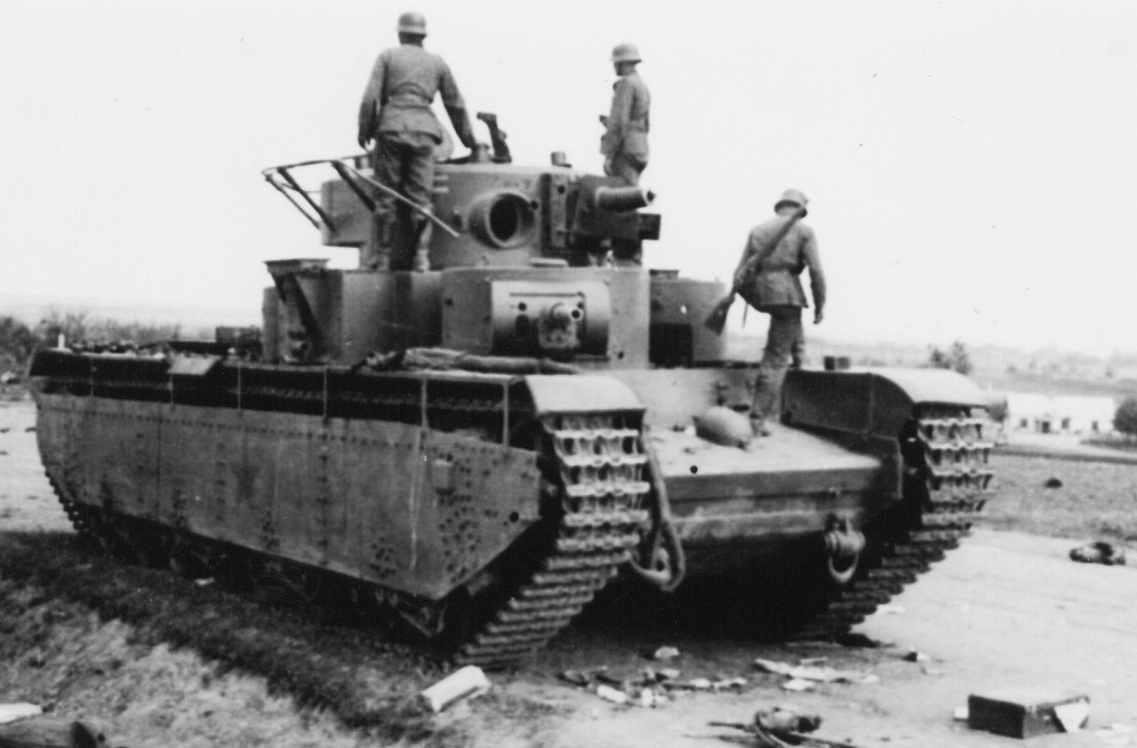 Т 35 м 10. Т-35 подбитый. Т-35 танк. Т-35 1941. Т-35 38 года.