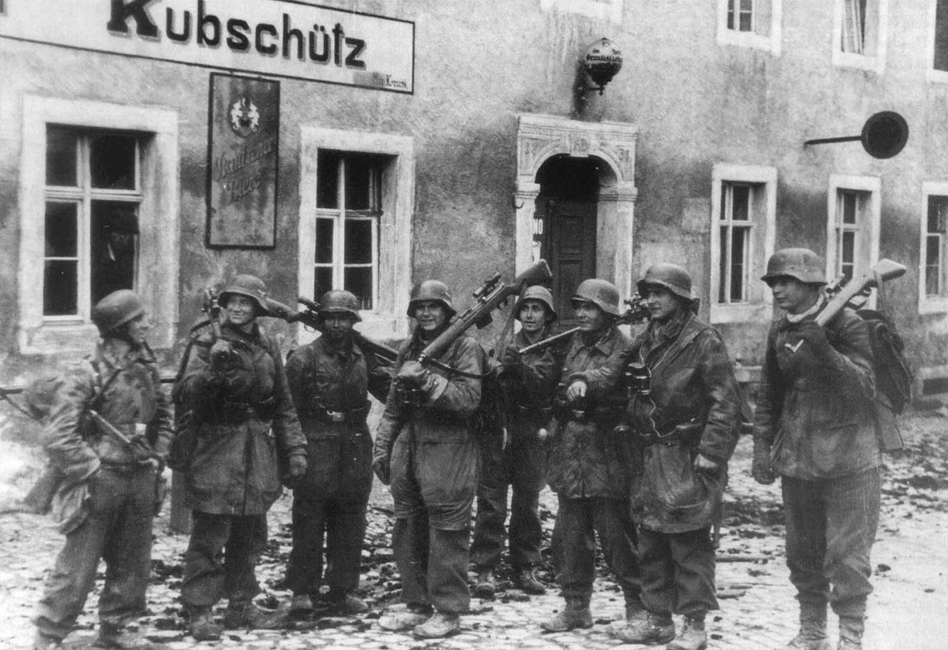 Немецкие солдаты в Берлине 1945