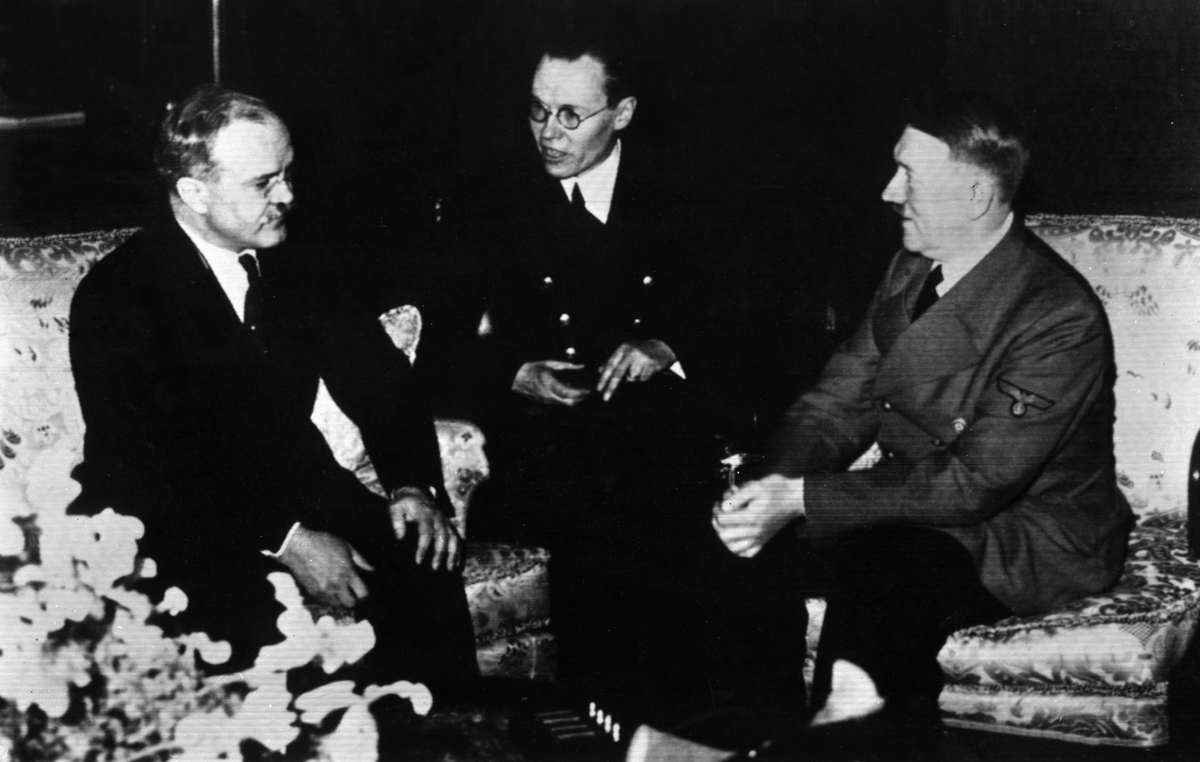 Переговоры в москве 1939. Молотов и Риббентроп Берлин 1940. Риббентроп и Сталин.