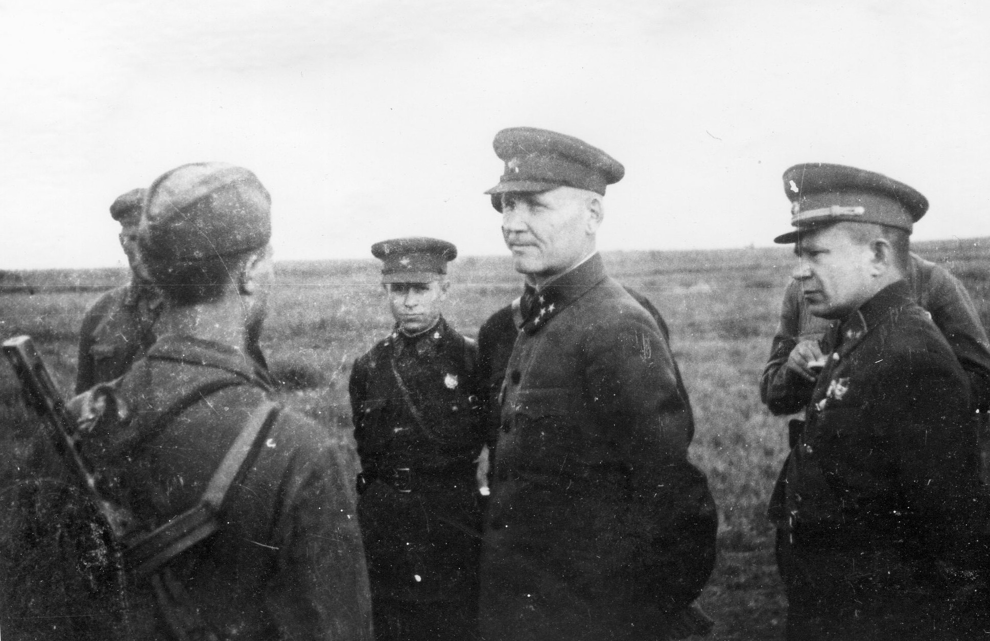 Командующий 5 армии 1942. Конев 1941. Генерал Конев 1941. Маршал Конев на фронте.
