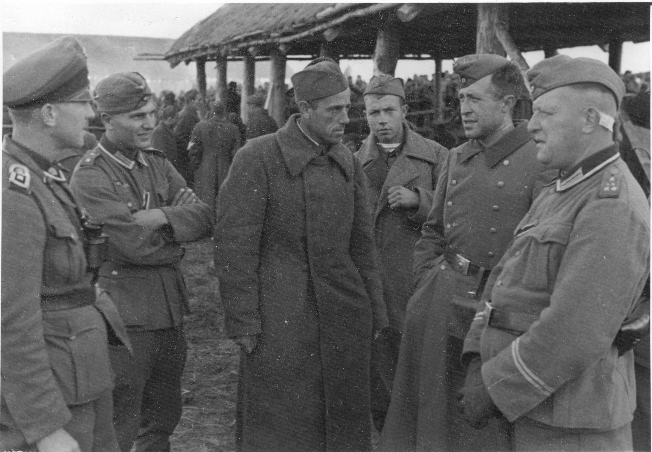 Немцы с русские пленные 1943
