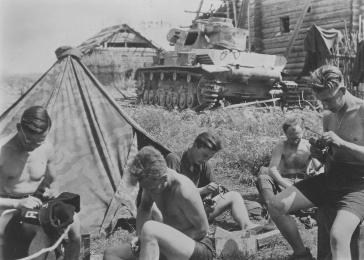 немцы трахали баб во время войны фото 54