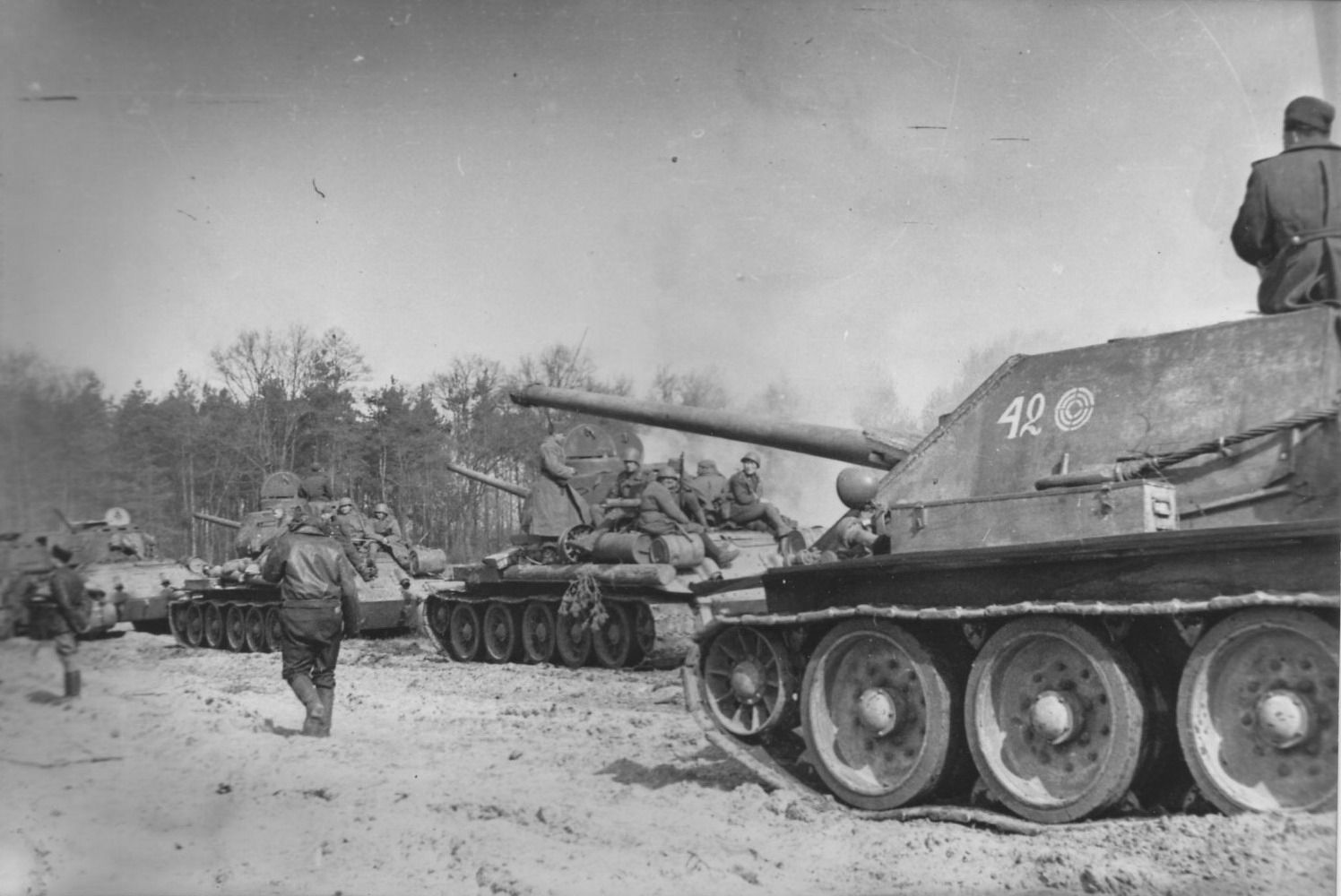 3 гвардейская танковая. Су-85 ВОВ. Су-85 в Берлине. Т 34 85 ВОВ. Т34-85 танк Победы.