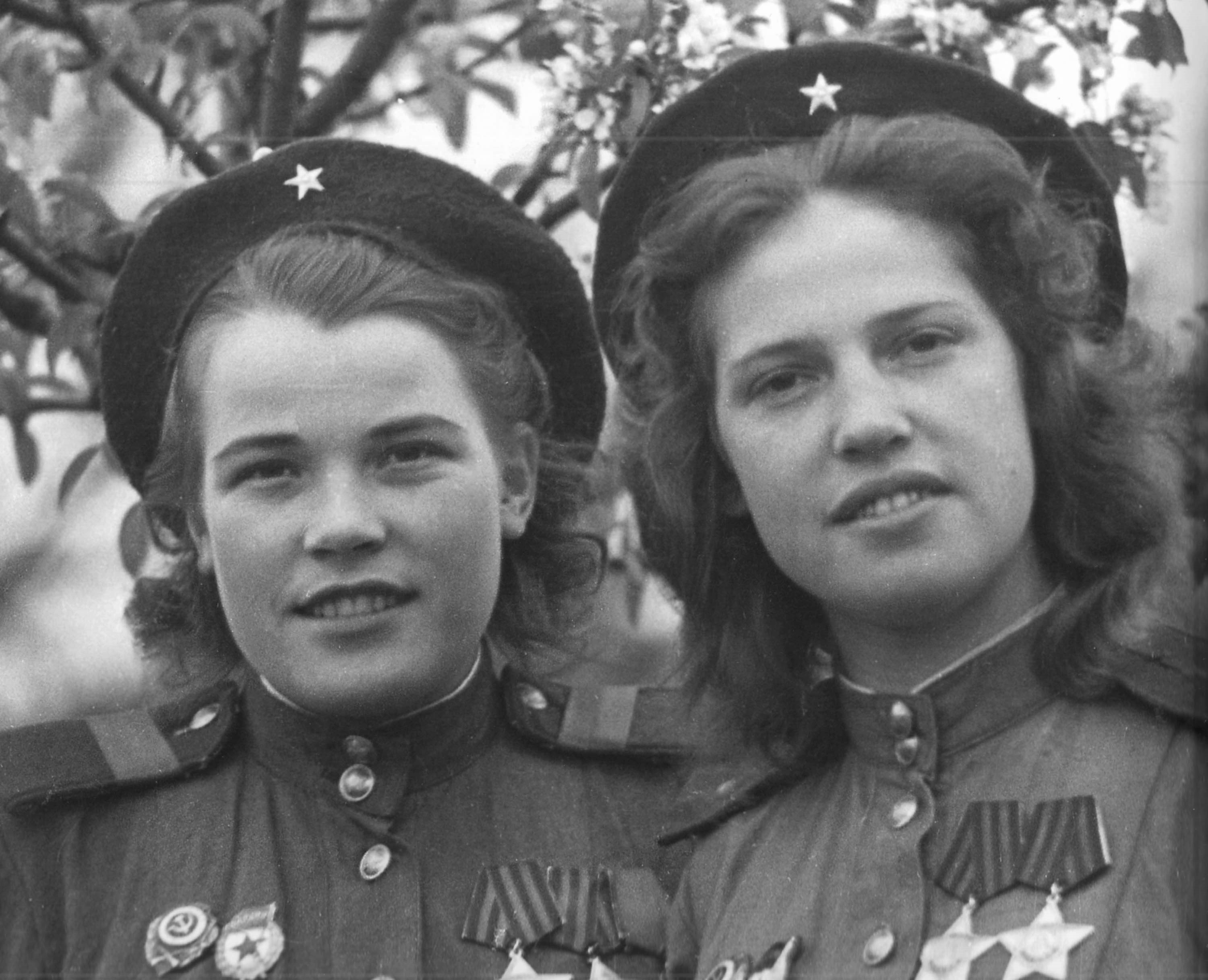Фото военных лет 1945. Женщины-солдаты 1941. Советские женщины Снайперы Великой Отечественной войны 1941-1945.