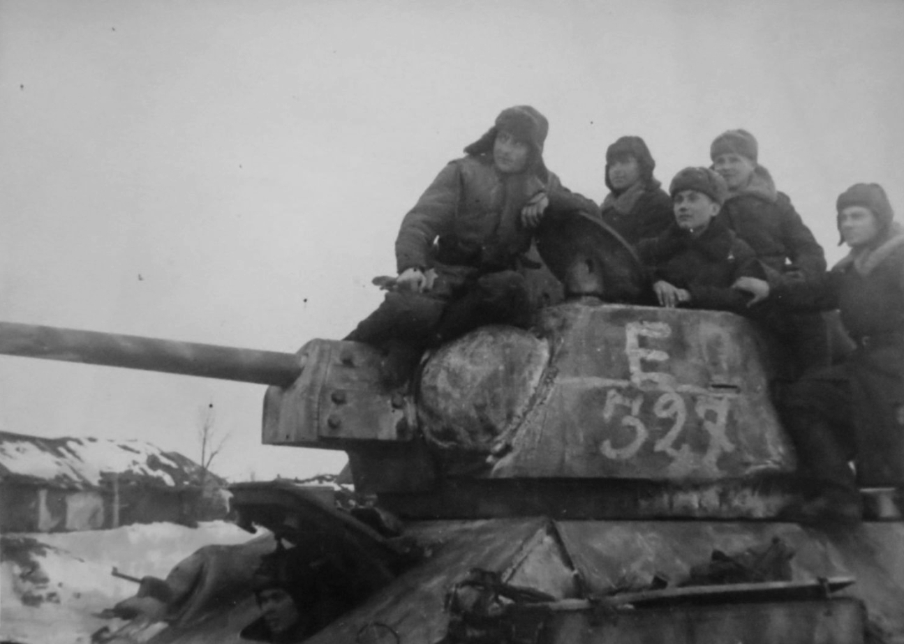 Экипаж танка 80
