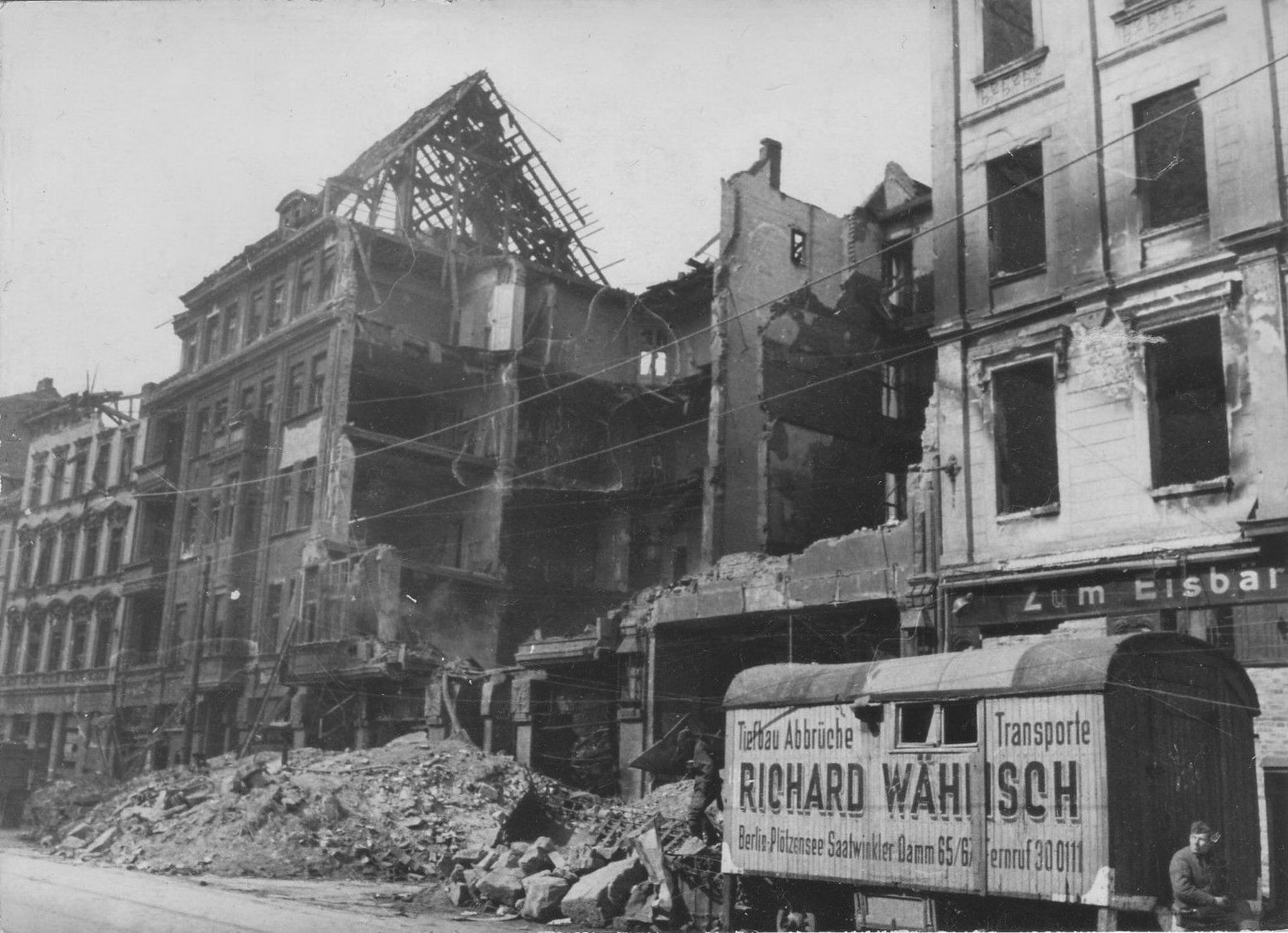Разрушенный берлин. Руины Берлина 1945. Берлин 1945 здания. Берлин после войны 1945.