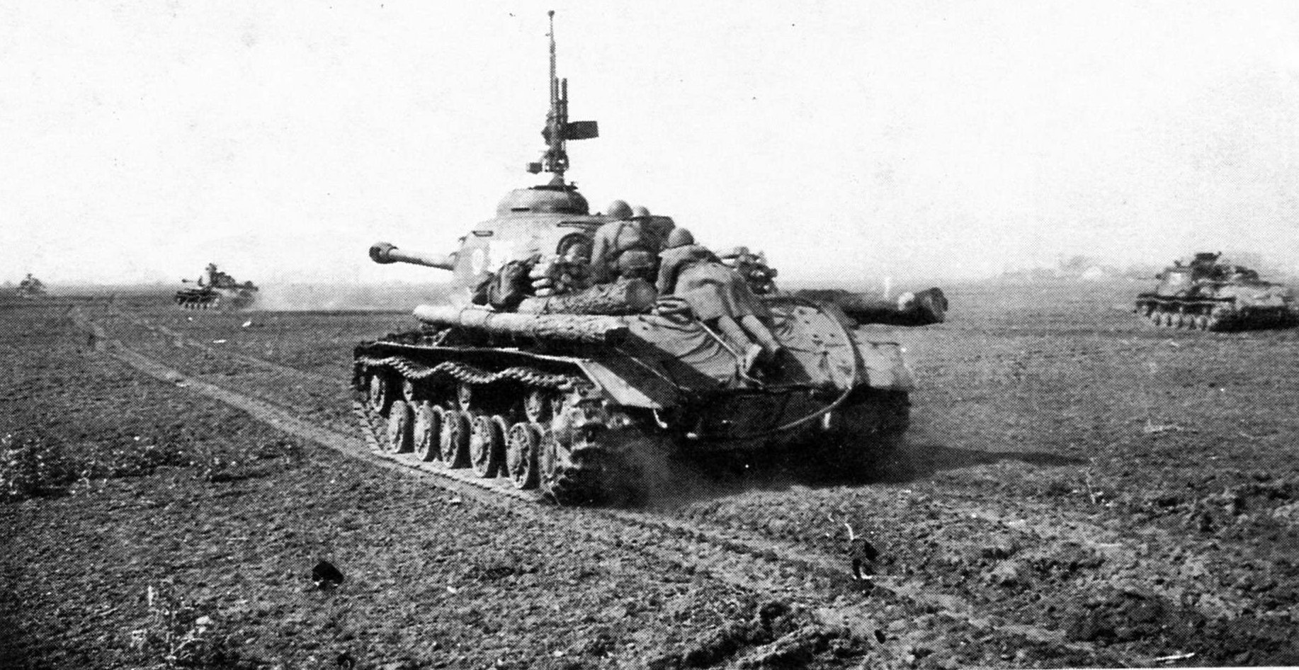 Танк войны ис. Танк ИС-2. ИС 2 1943. Танки СССР ИС 2. ИС 2 Курская битва.