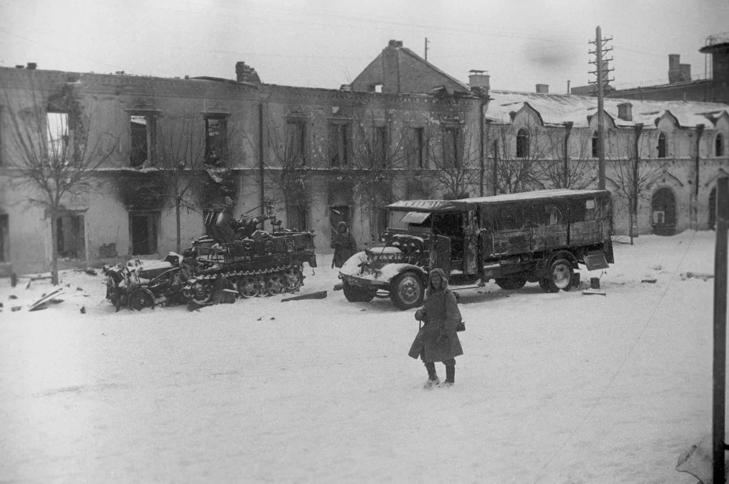Подмосковный клин в середине декабря 1941. Клинско-Солнечногорская наступательная операция 1941. Город Клин 1941.