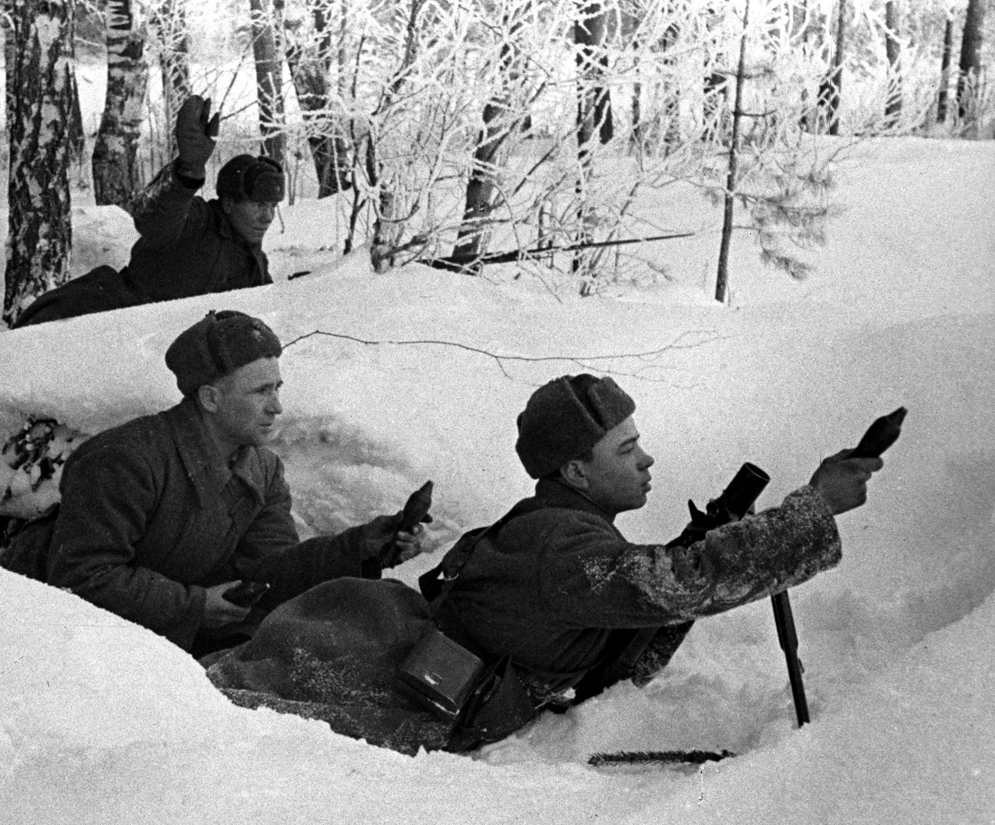 Советские солдаты под Москвой 1941