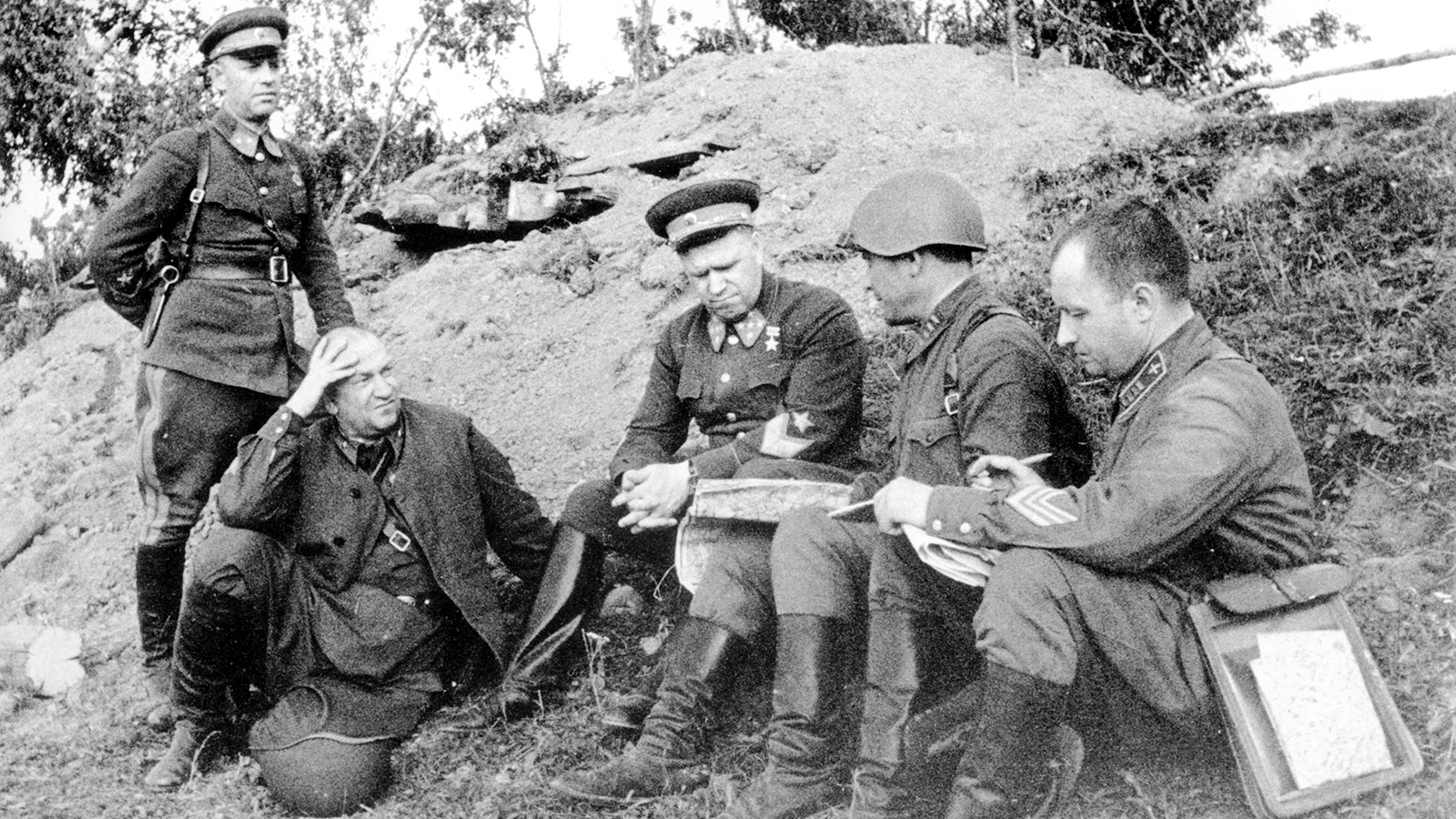 Начало войны 1941 западный фронт. Жуков под Ельней 1941.