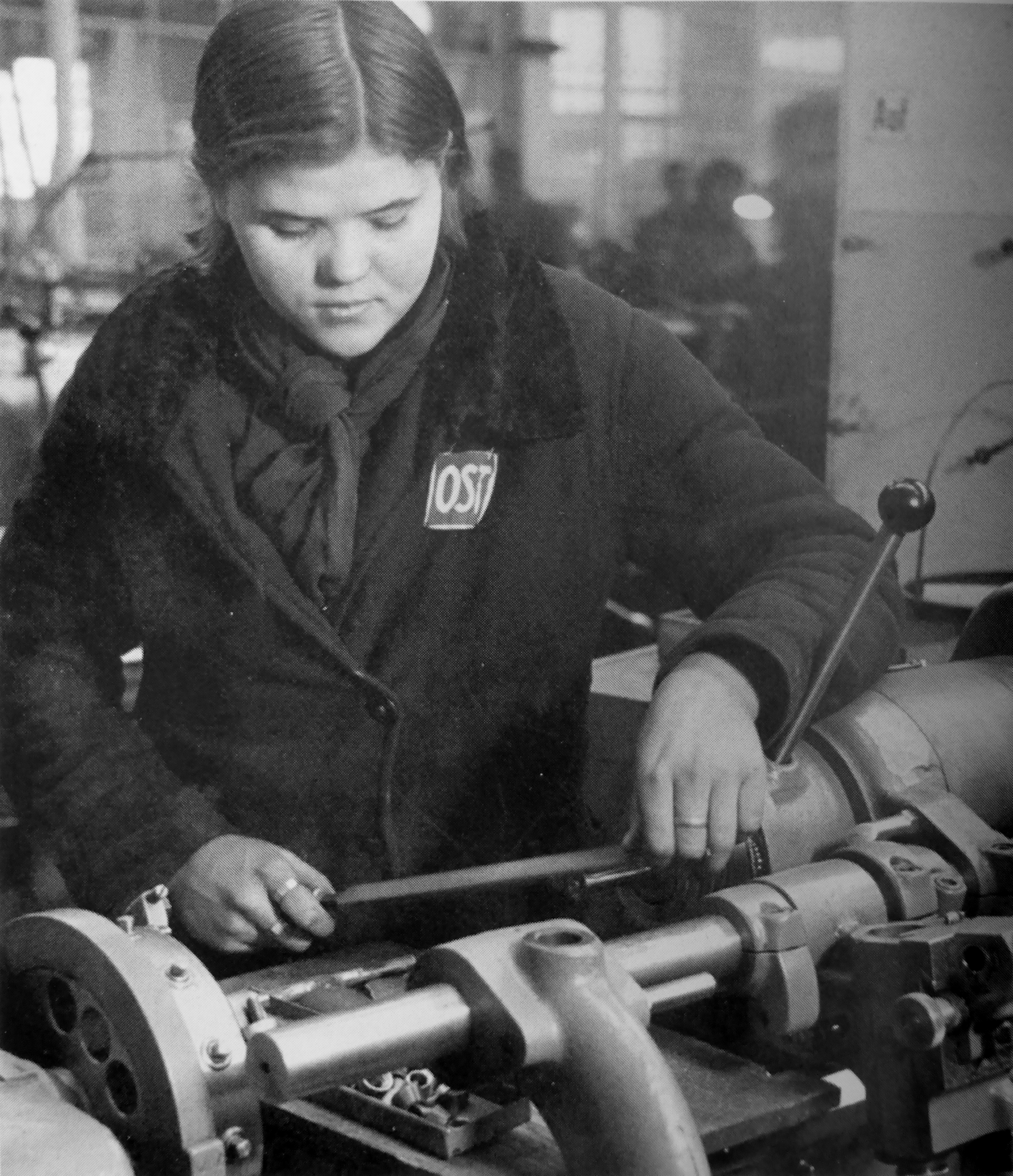 Фото nik. Дети ВОВ 1941-1945 на заводе. Женщины в тылу в годы Великой Отечественной войны у станков. Тыл в годы войны 1941-1945.