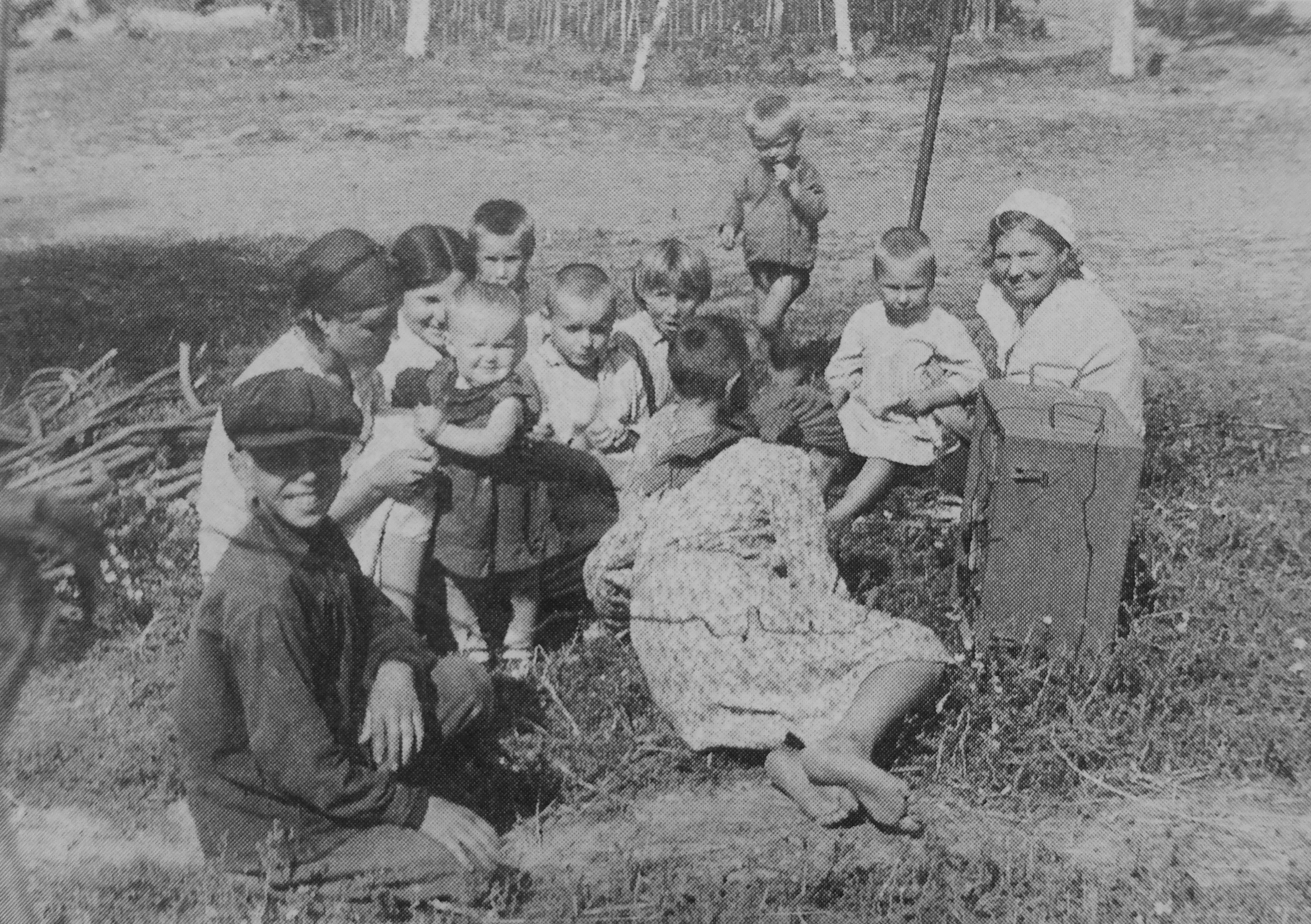 Дети 1944 года. Дети в оккупации в годы Великой Отечественной войны. Советская деревня глазами немцев. 1941г.. Дети в деревне в годы войны.