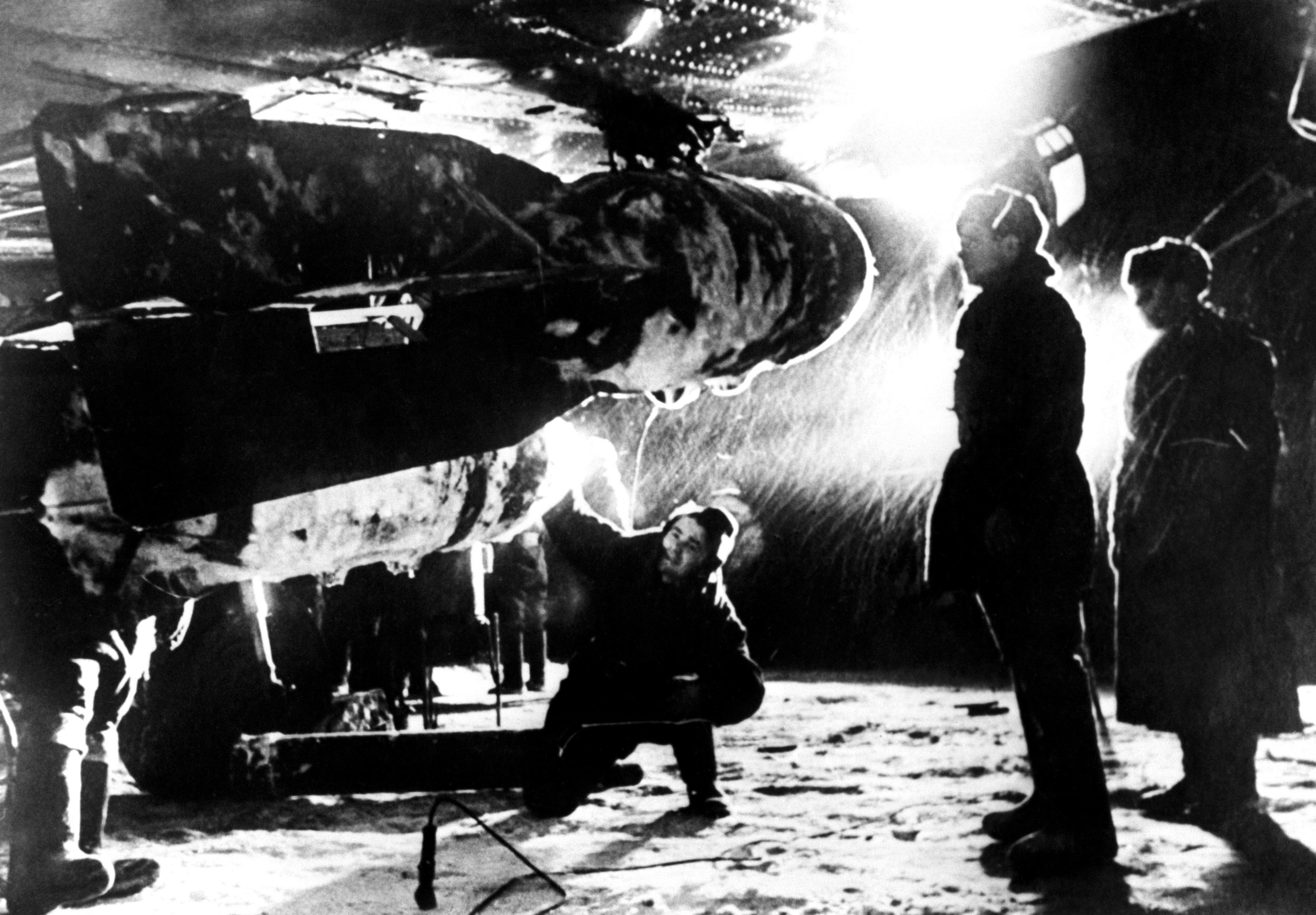 Битва за время 14. Бомбардировщик ил-4 подвеска бомб. Тайфун к фото с войны. 1941 Года провал войны. Битва за Москву (операция “Тайфун”) фотографии 1980х1080.