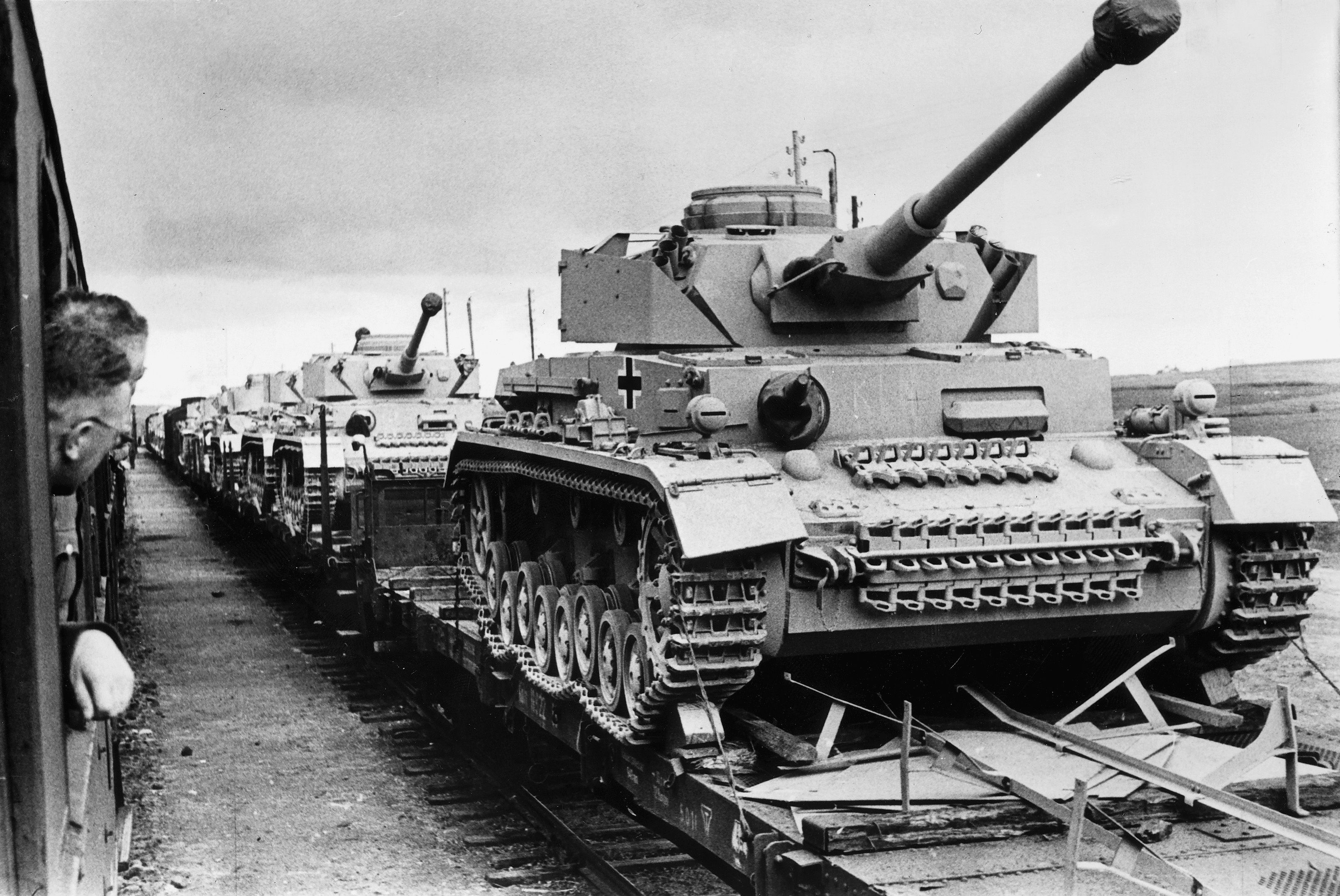 Покажи немецкие танки. Pz4 1943. Танк PZ-IV 1943. Танк Германии второй мировой. Т4 тигр немецкий танк.