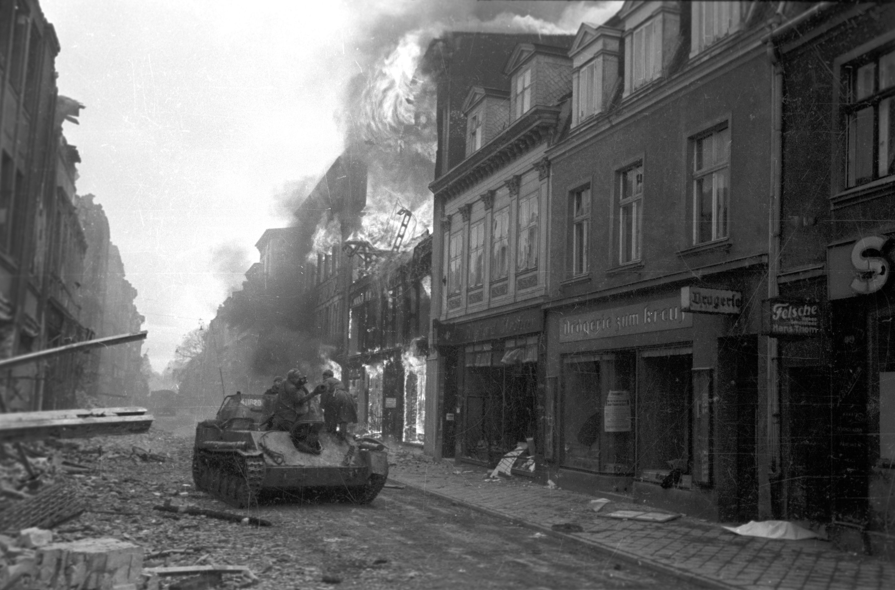 25 апреля 1945 г. Битва за Берлин 1945. Берлин 1944.