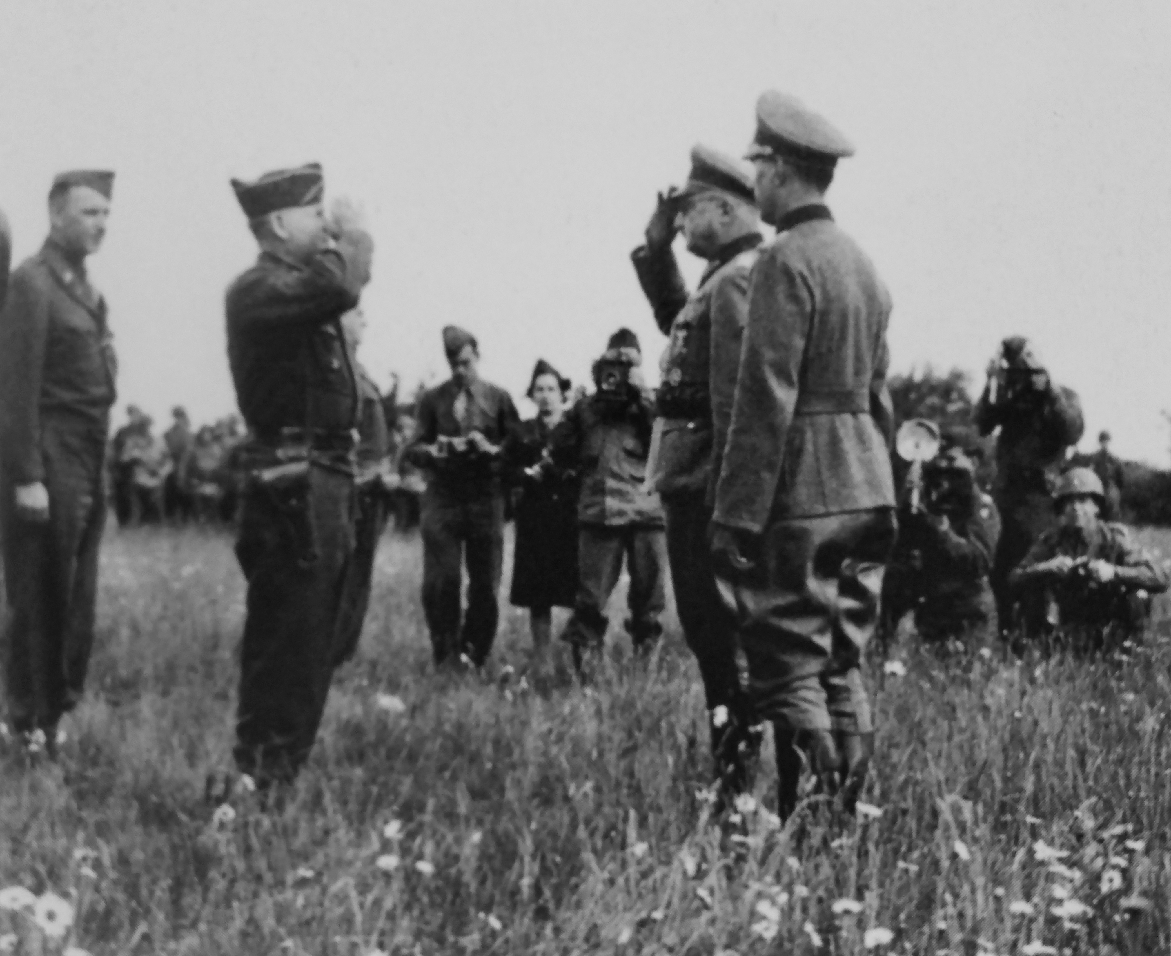 Рота сдалась в плен. Немецкие генералы в плену.