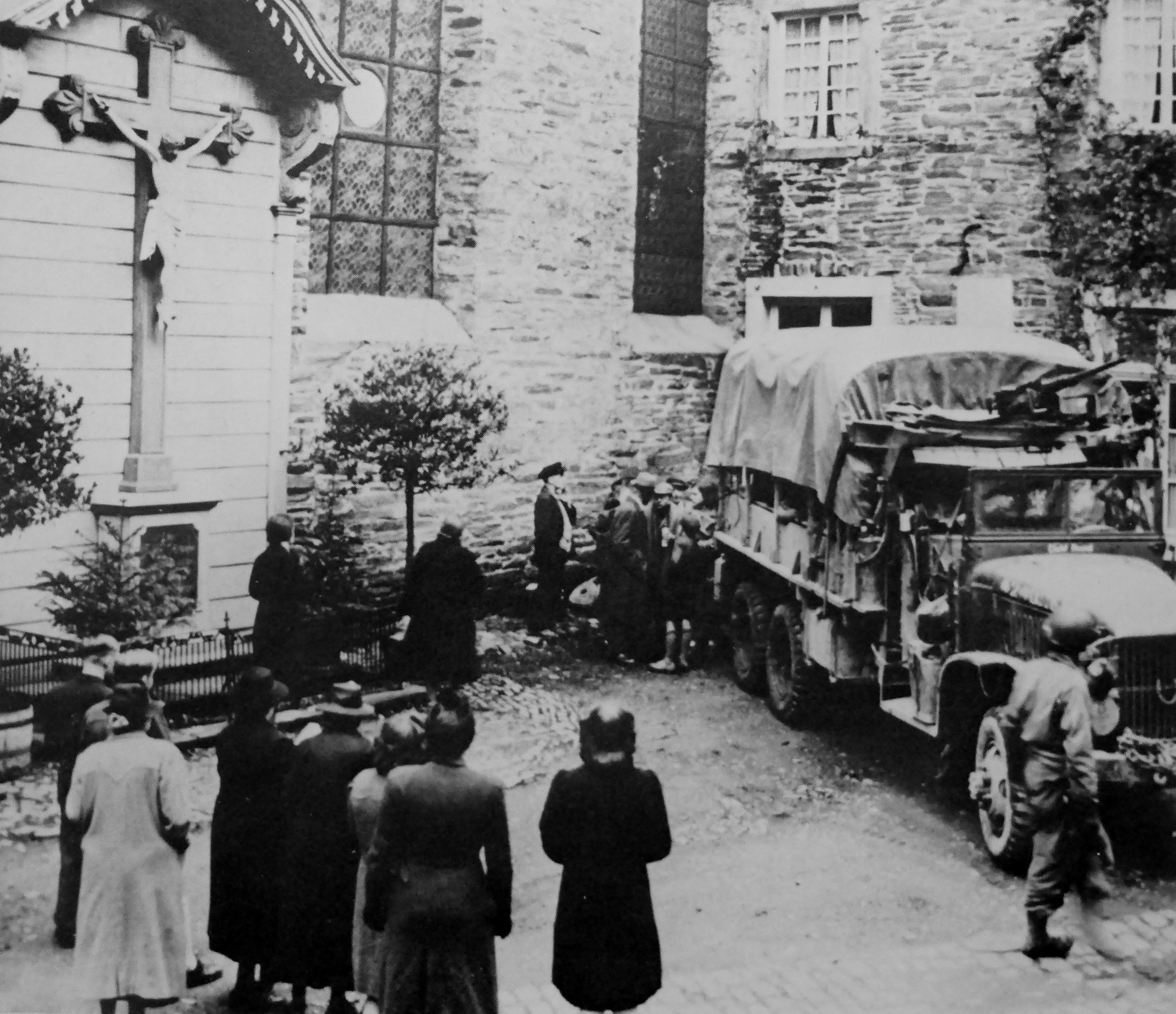 В какой город было эвакуировано правительство. Грауденц город 1945. Торговые точки после 1945 г фото. Картинка провинциальной Германии Зигмар Хеймиц.