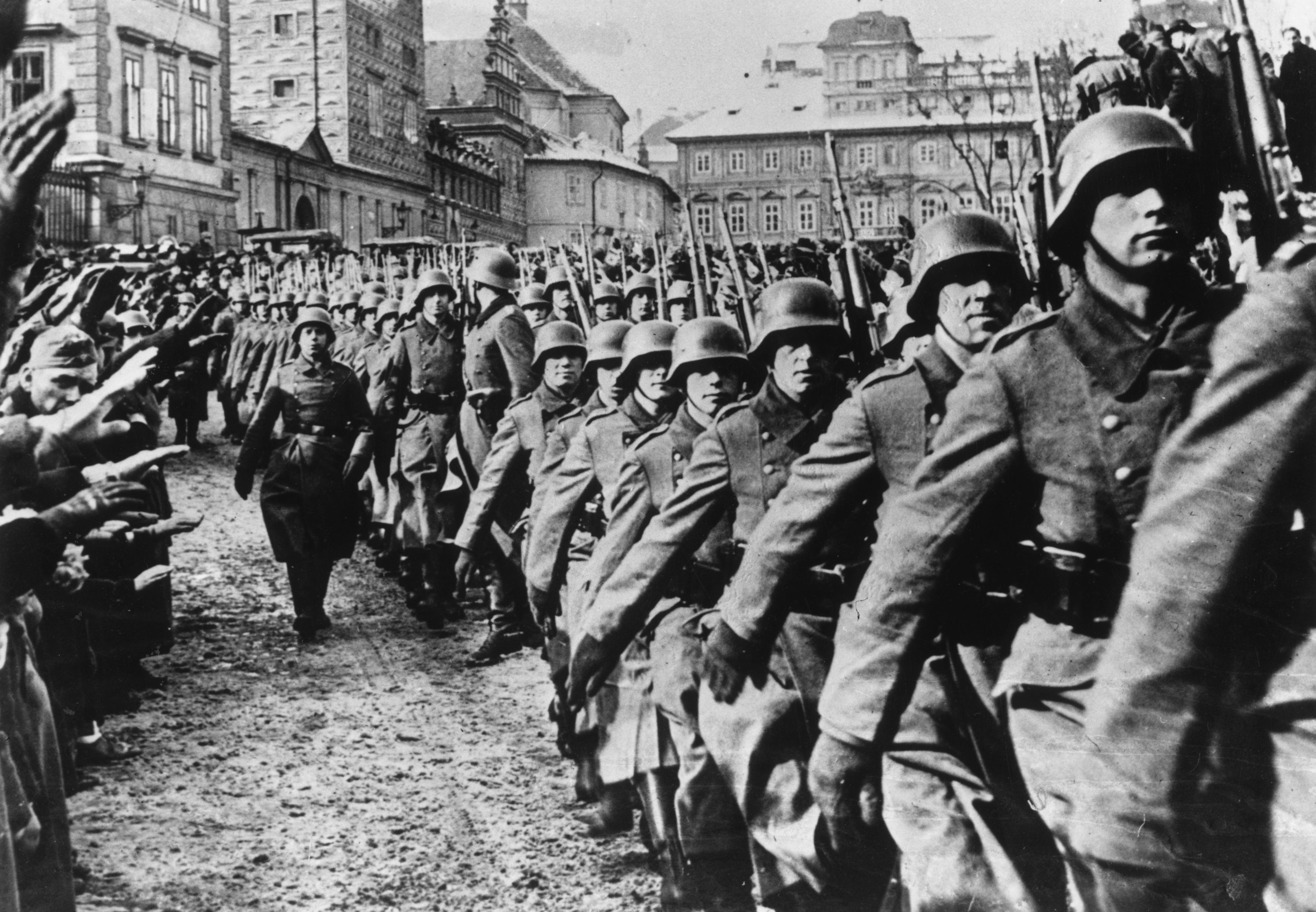 Германия февраля 2024 года. Немецкие солдаты второй мировой маршируют. Нацисты в Польше 1939.