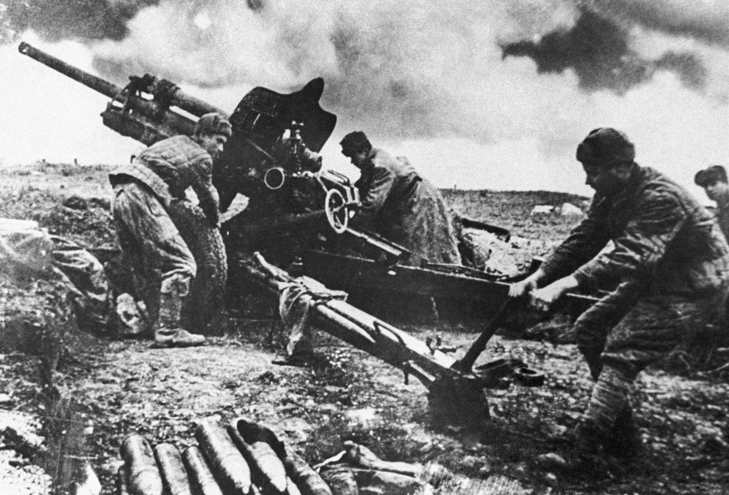 8 апреля 1944 года. Артиллерия Великой Отечественной войны 1941-1945. Артиллеристы ВОВ 1941-1945. Артиллеристы Великой Отечественной войны.