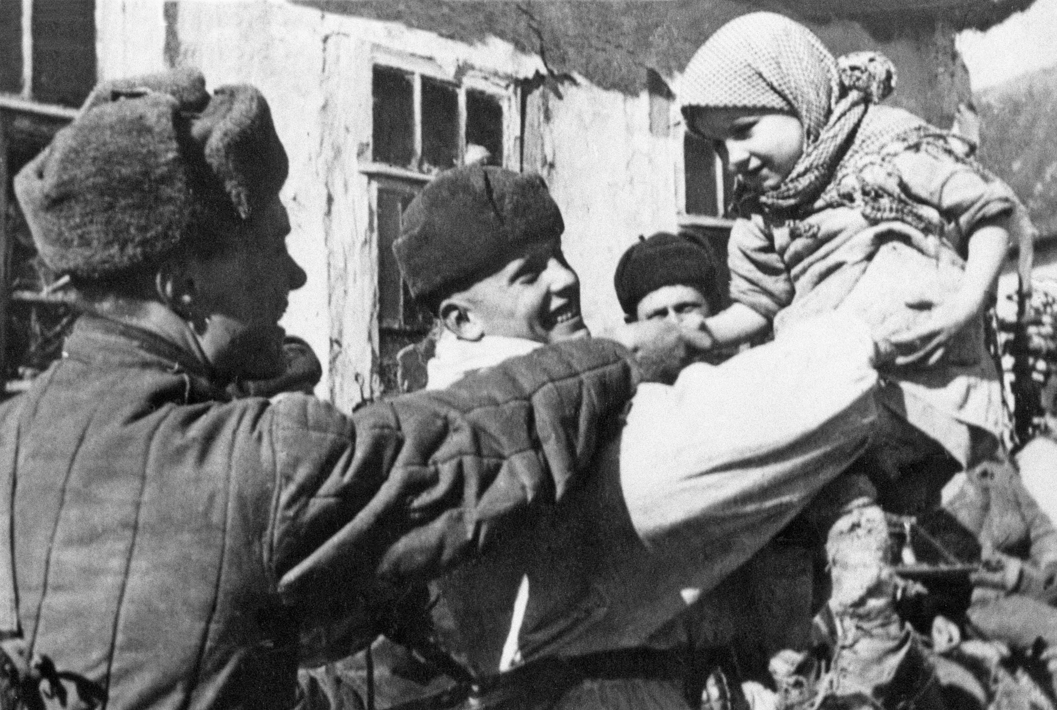 1941 1945 Великая Отечественная война солдаты с детьми