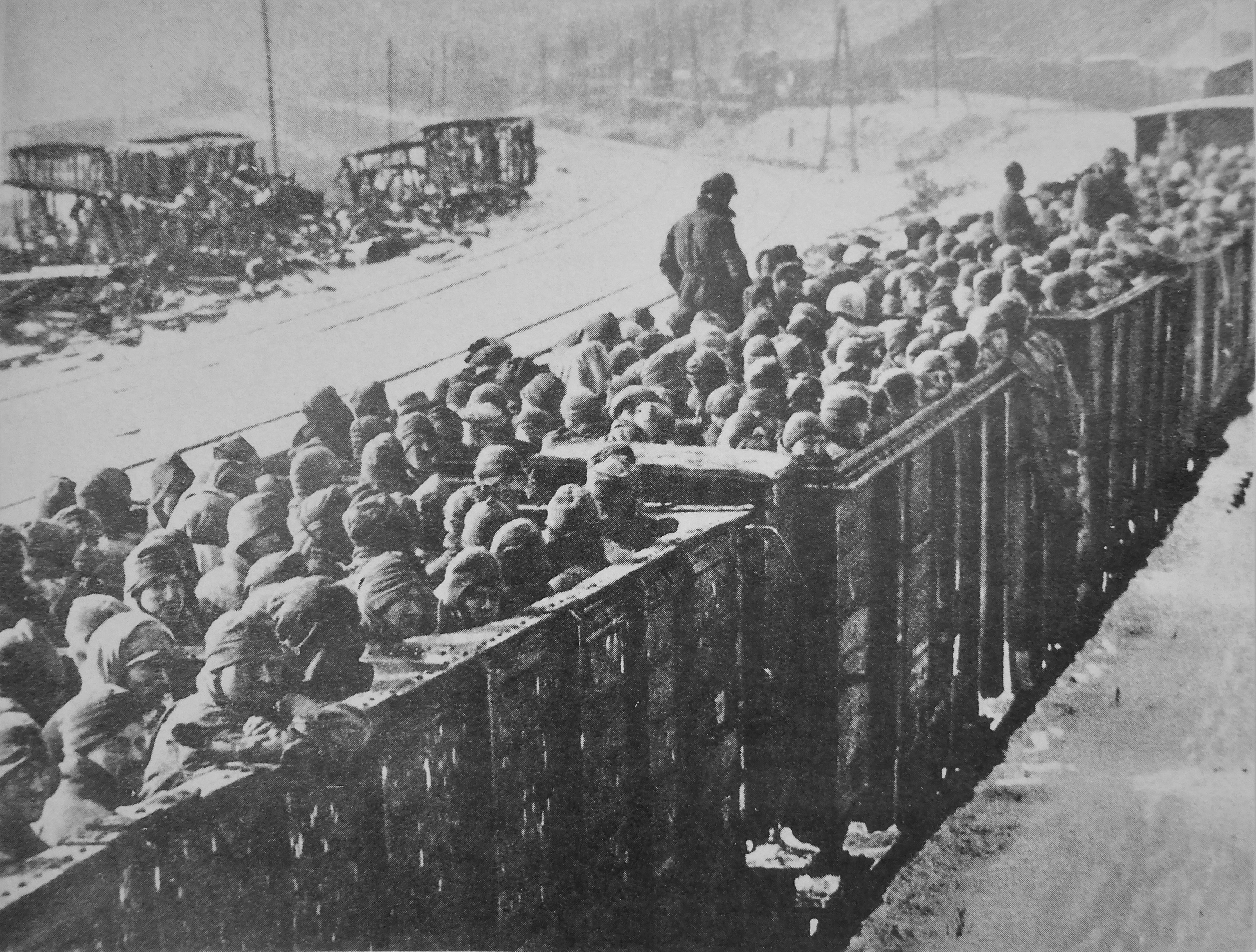 Куда немцы загнали пленных переночевать. Лагеря 1941-1945 военнопленных. Лагеря военнопленных в 1941. Советские военнопленные в Германии 1941-1945.