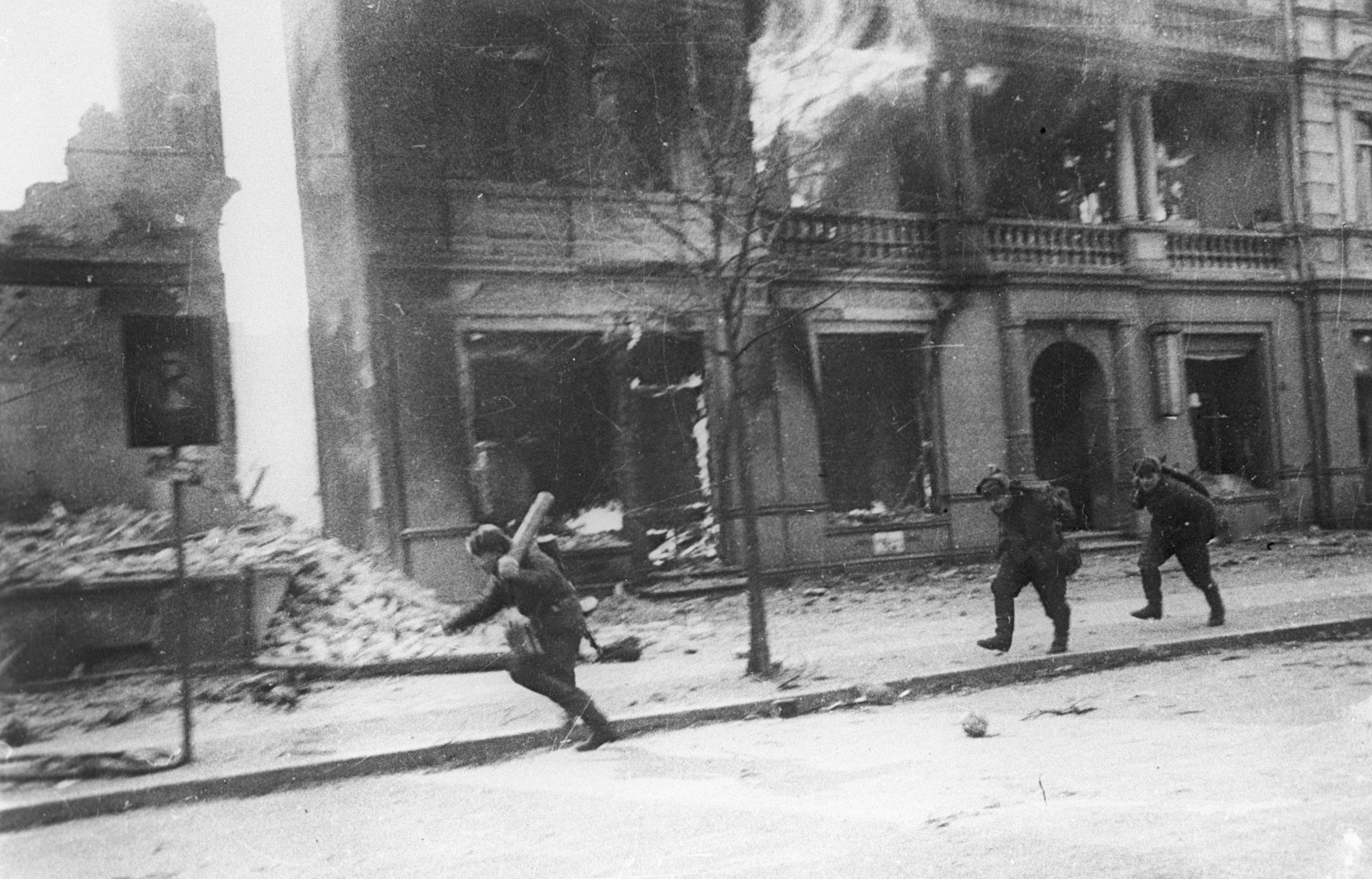 11 апреля 1945 года. Уличный бой 1945 года Берлин. Штурм Данцига 1939.