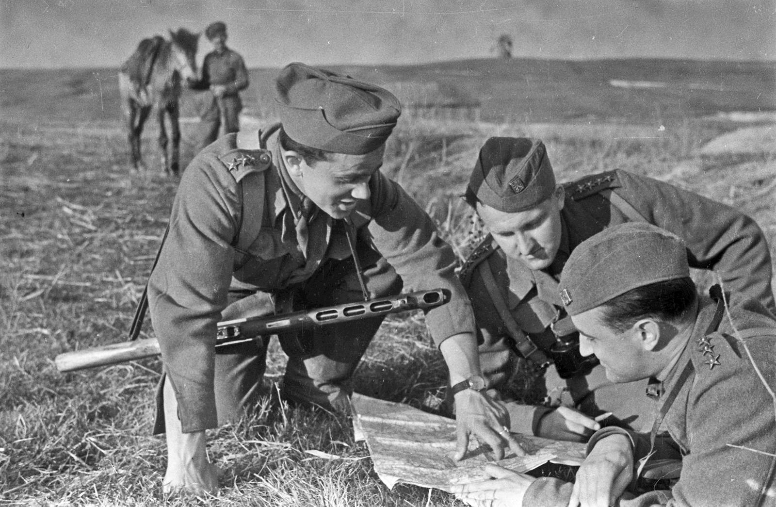 Создать военное фото