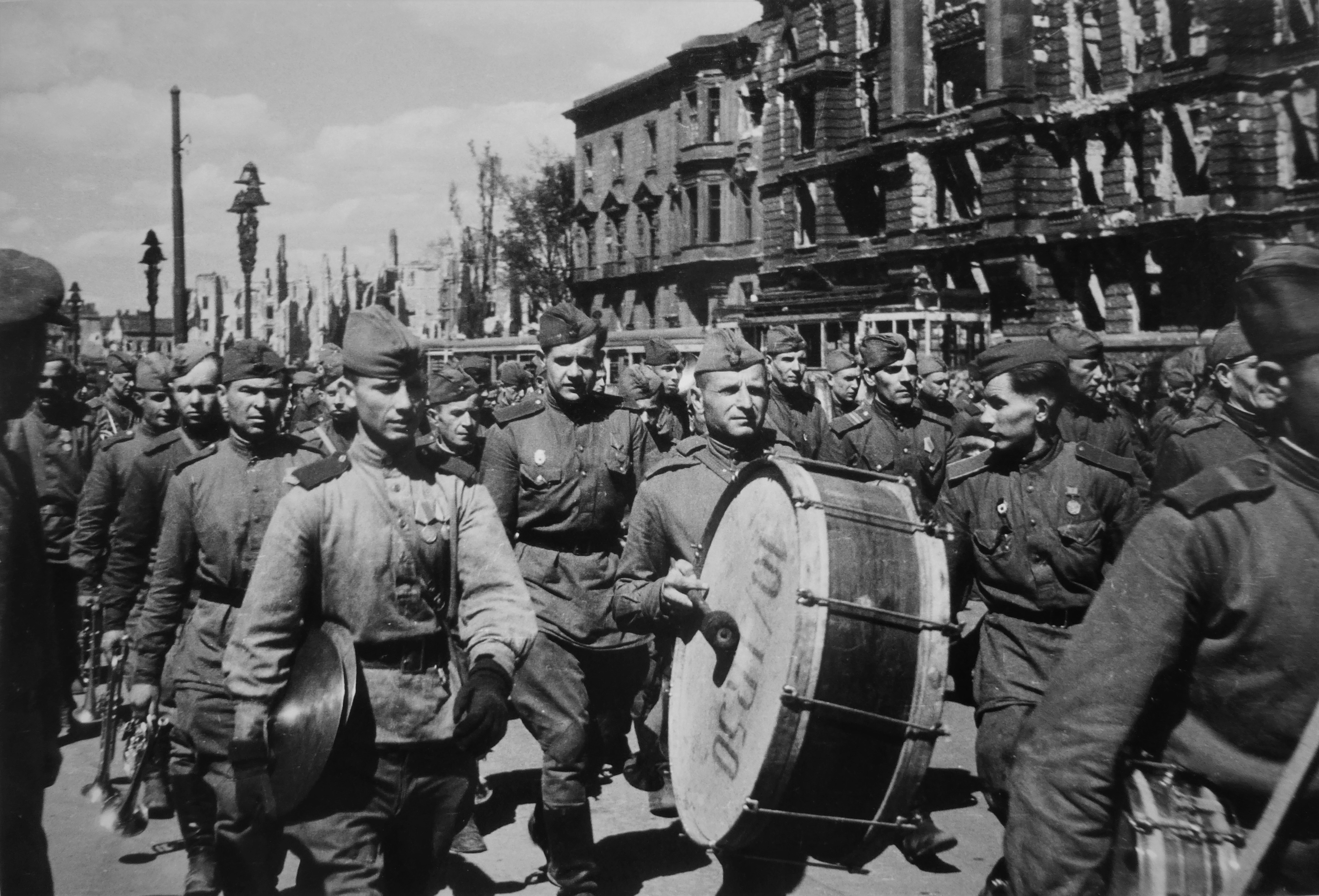 Вторая мировая фотографии. Берлин, май 1945. Красная армия в Берлине 1945. 9 Мая 1945 Берлин.