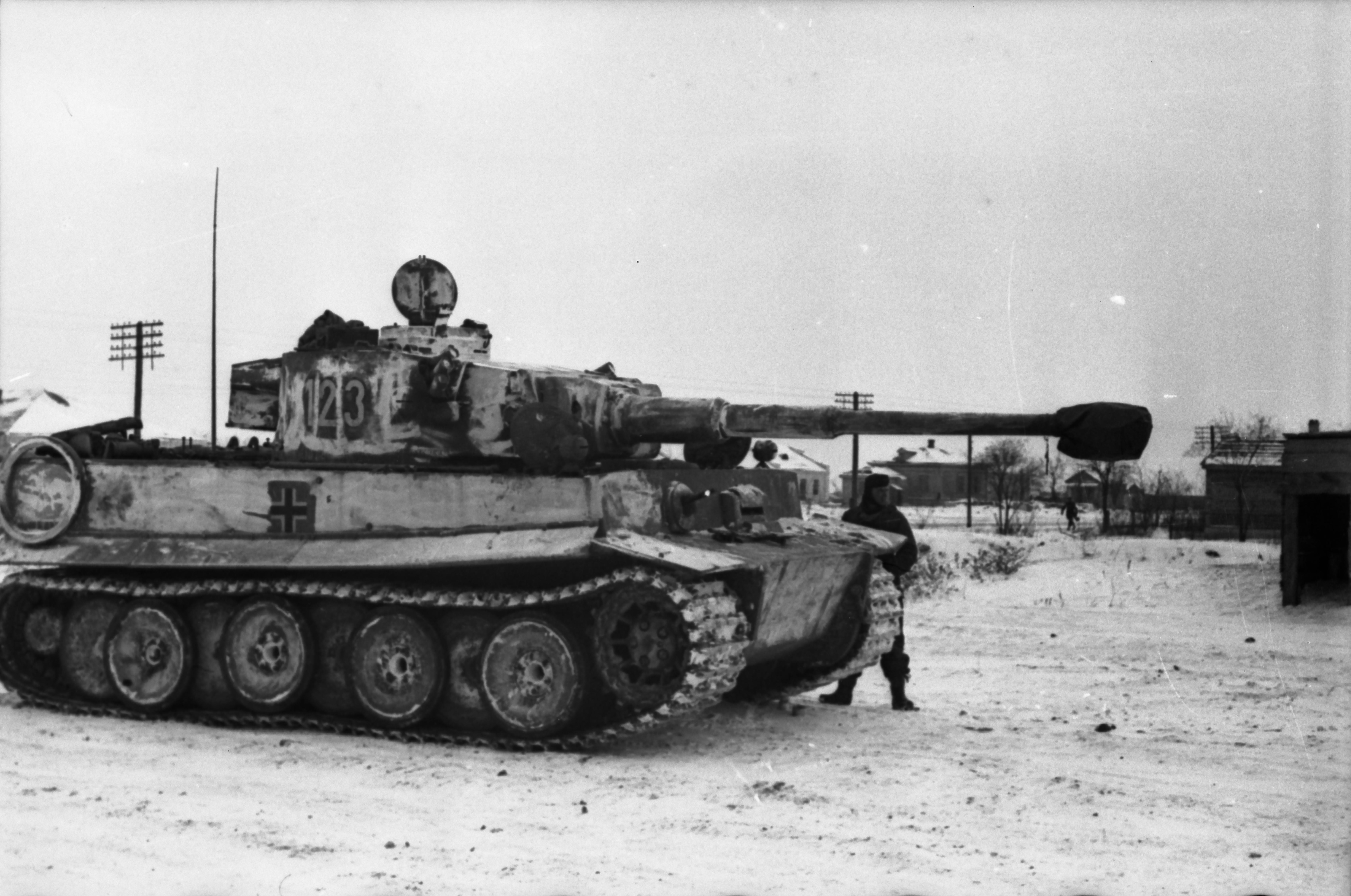 Немецкие танки 1943 года. Тигр 503 тяжелого танкового батальона. Танк тигр 503 танкового батальона. Немецкий танк тигр в 1943.