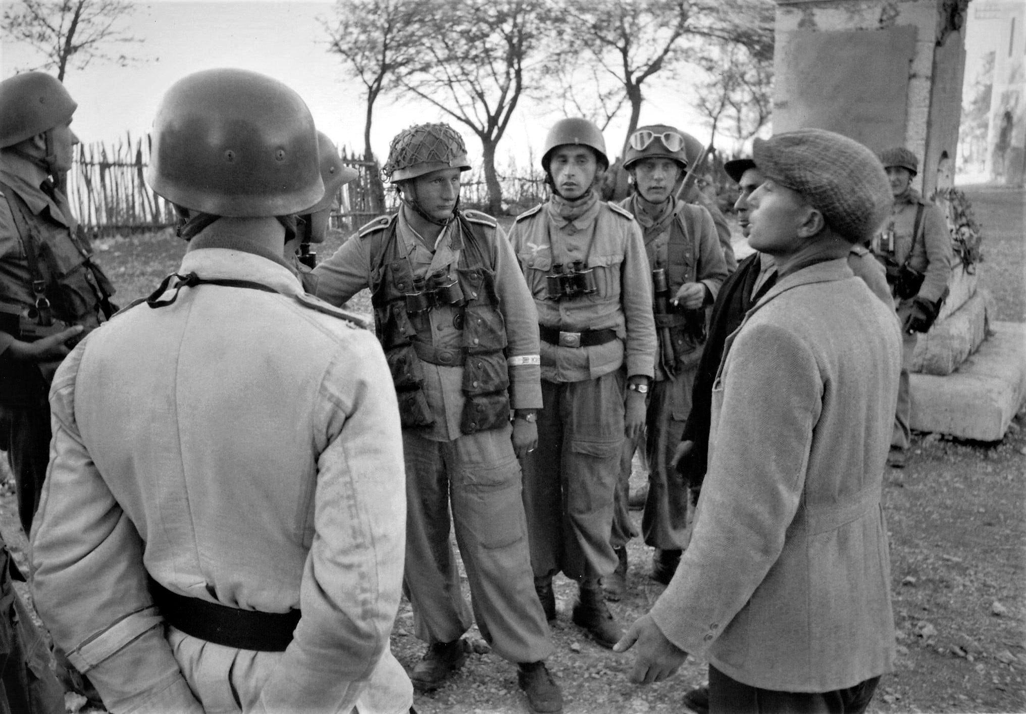 Немецкие десантники. Немецкие парашютисты вермахта. Фальширмягер 1944. Италия 1944.