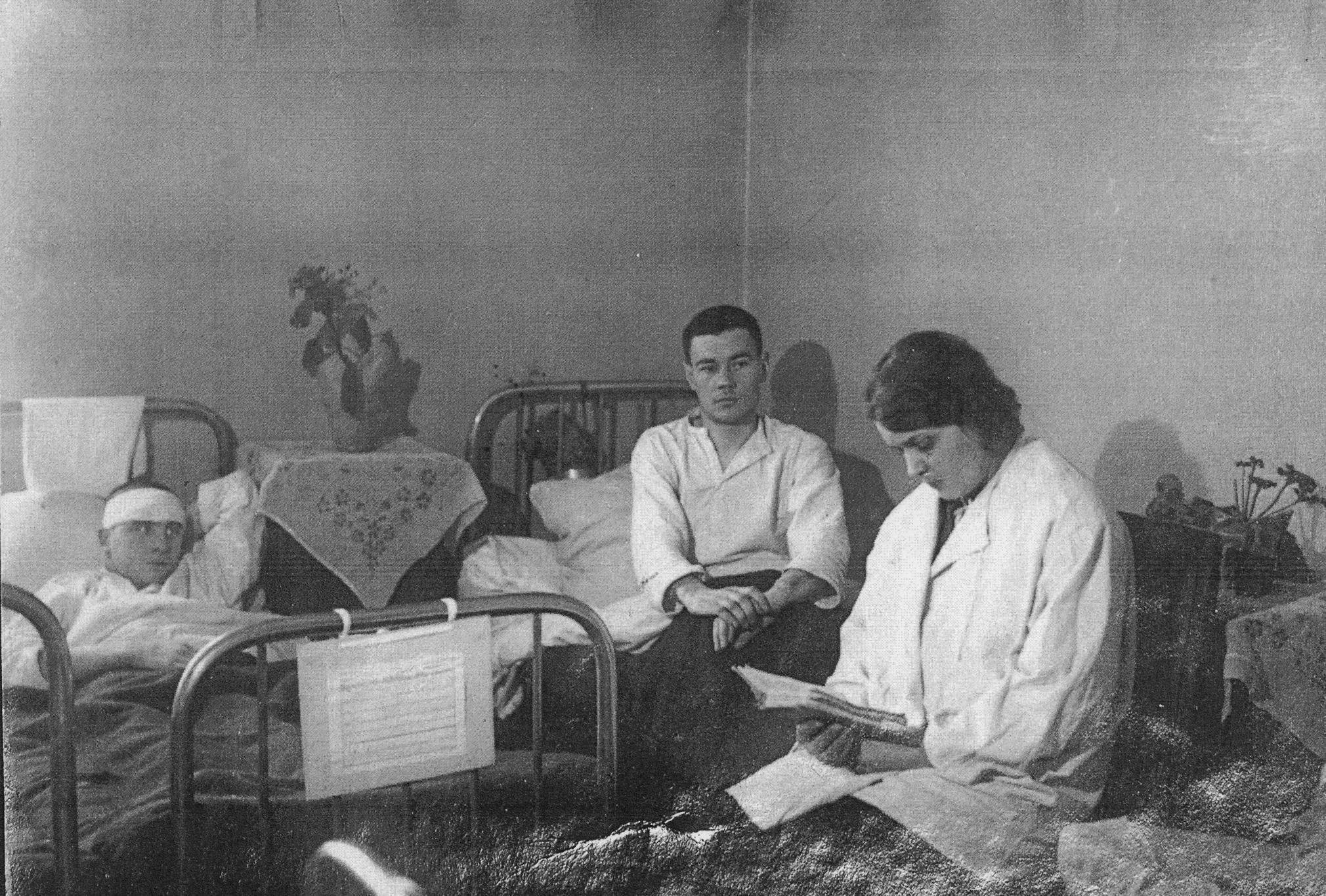 Работа в госпиталях москвы. Военный госпиталь 1944 СССР. Военный госпиталь СССР В ВОВ.