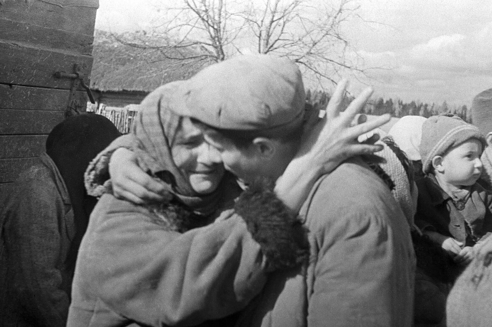 Прощание на фронт. Мать солдата ВОВ. Великая Отечественная проводы на фронт. Проводы на фронт 1941.
