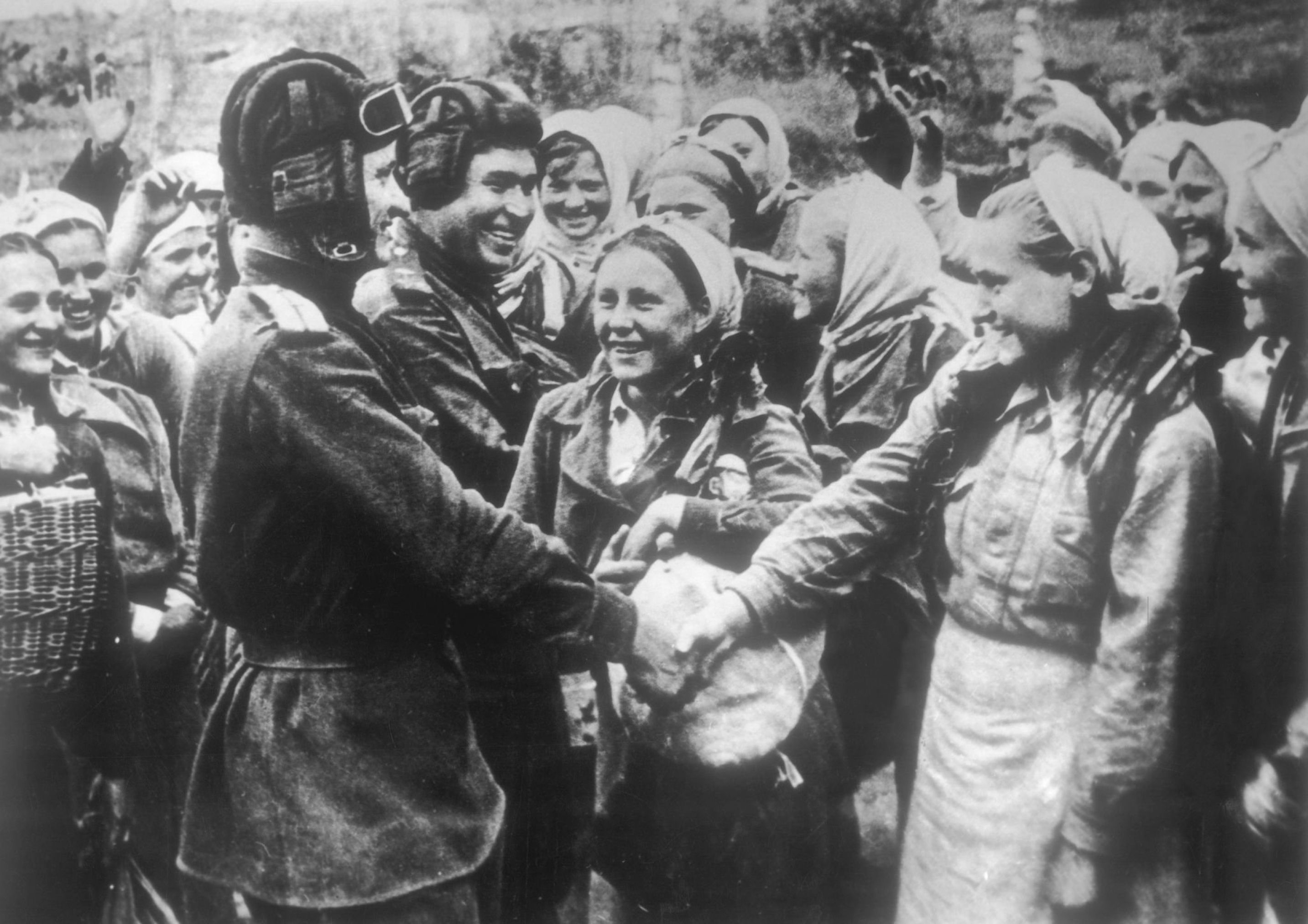 Украинцы в вов. Освобождение Украины от немецко-фашистских захватчиков. Освобождение Киева 1943-1944. Освобождение Украины красной армии в 1944 году.